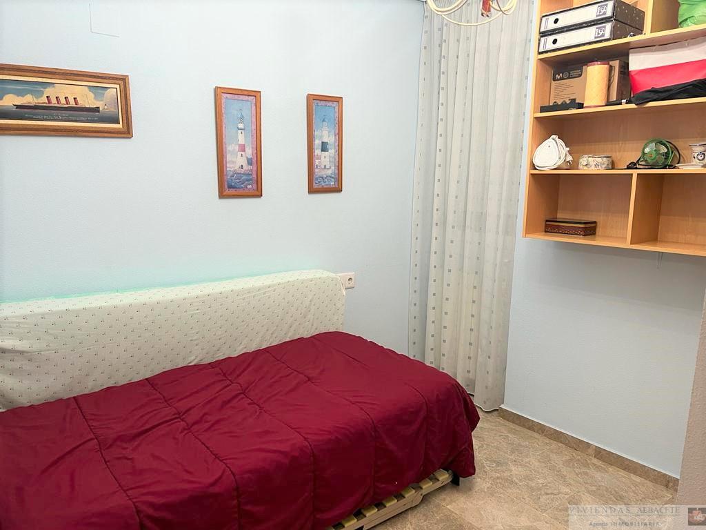 For sale of flat in Albacete