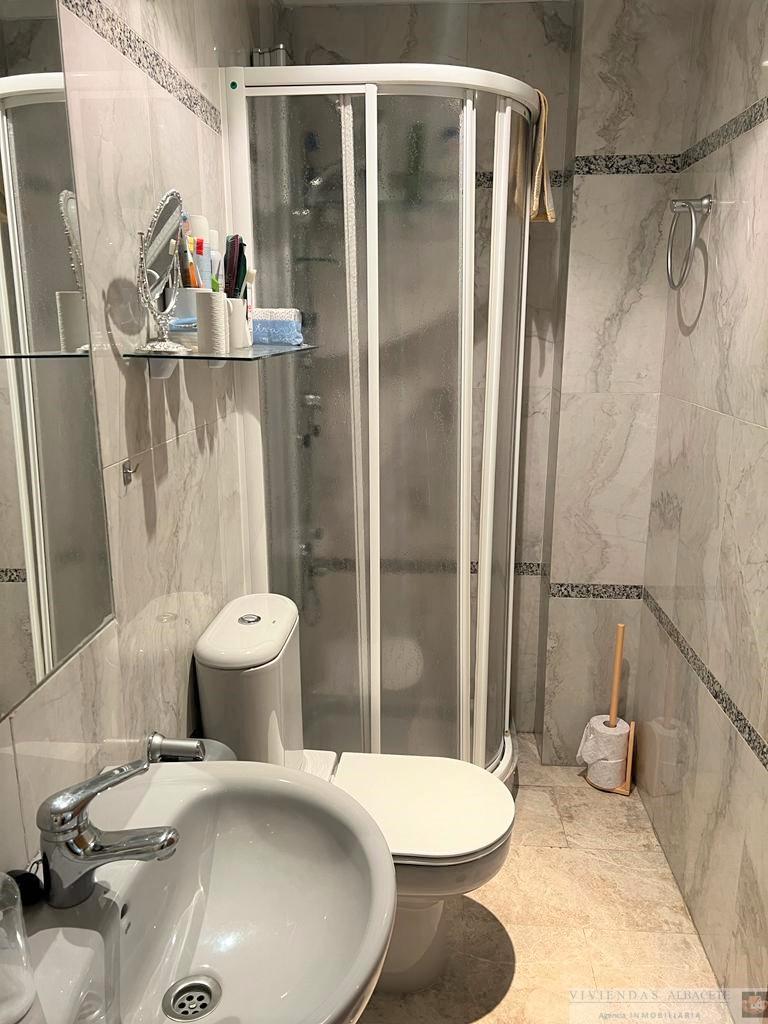 For sale of flat in Albacete