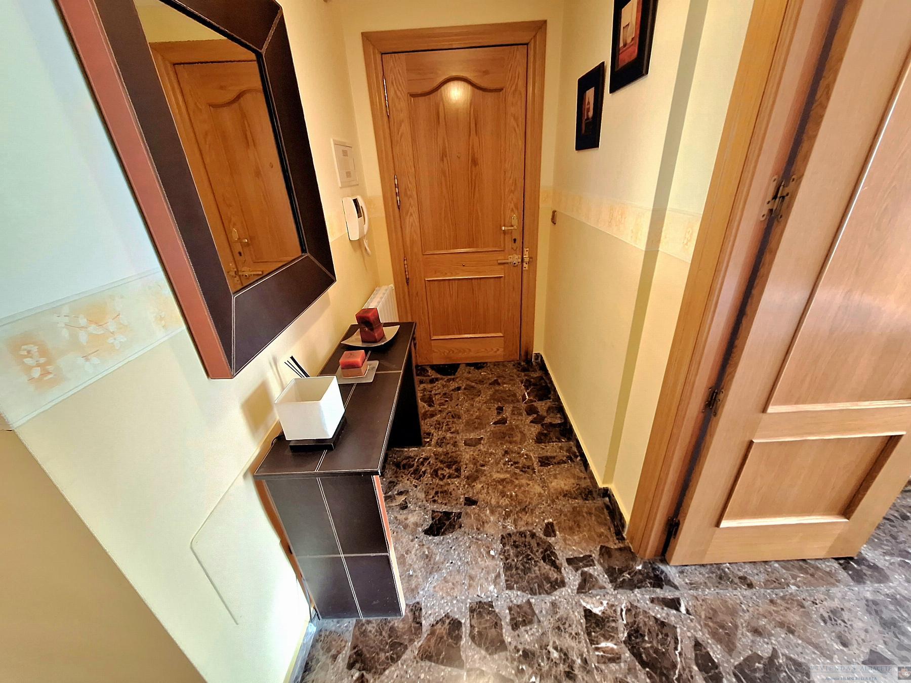 For sale of apartment in Albacete
