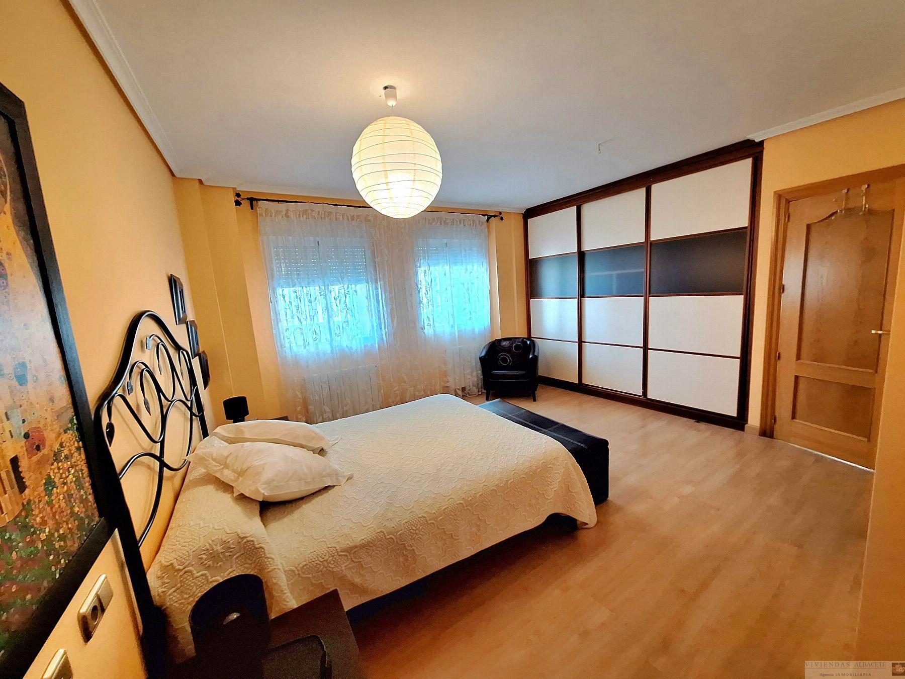 For sale of apartment in Albacete
