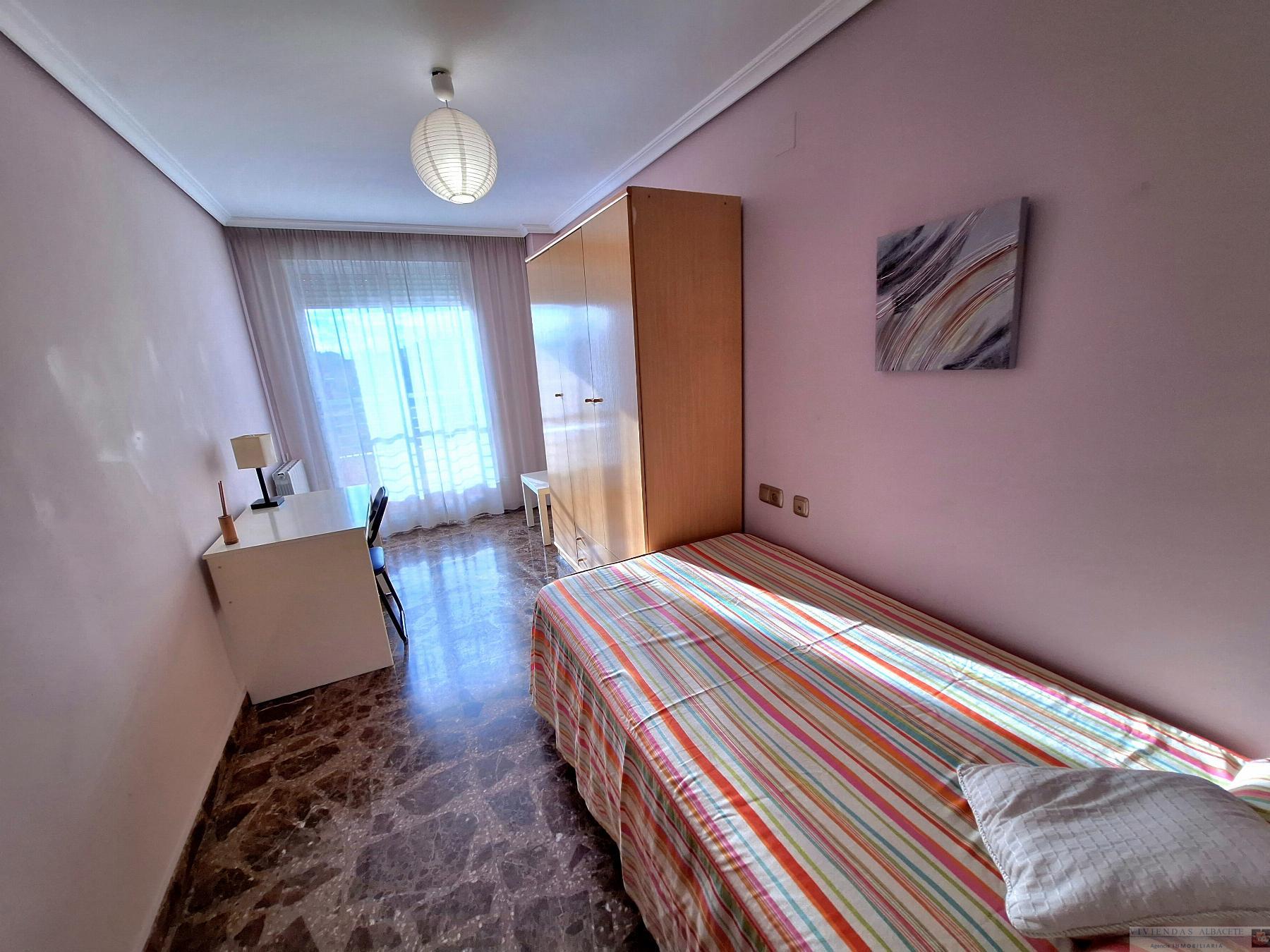 For sale of apartment in Albacete