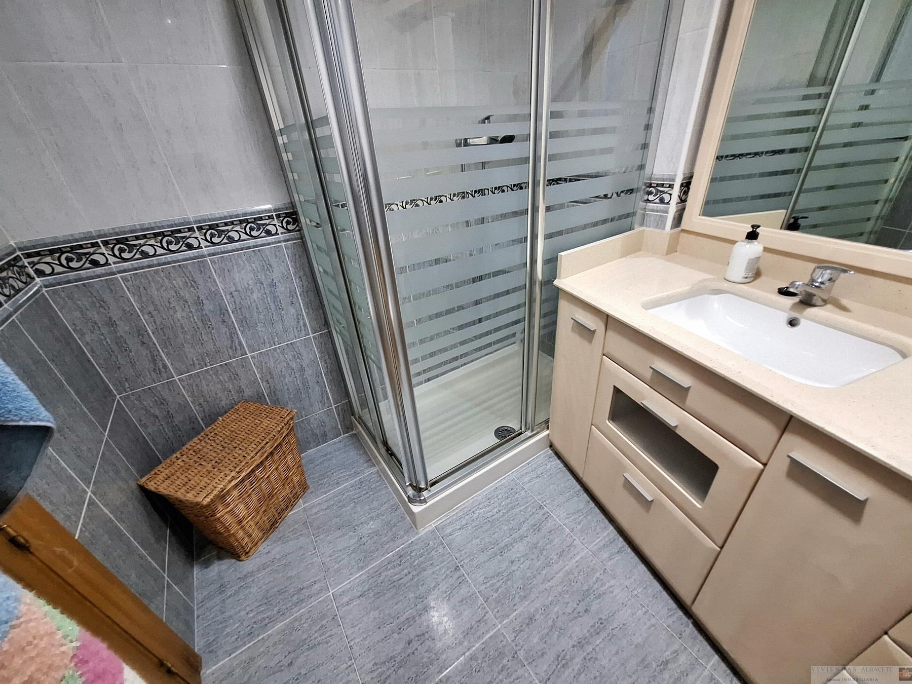 For sale of apartment in Albacete