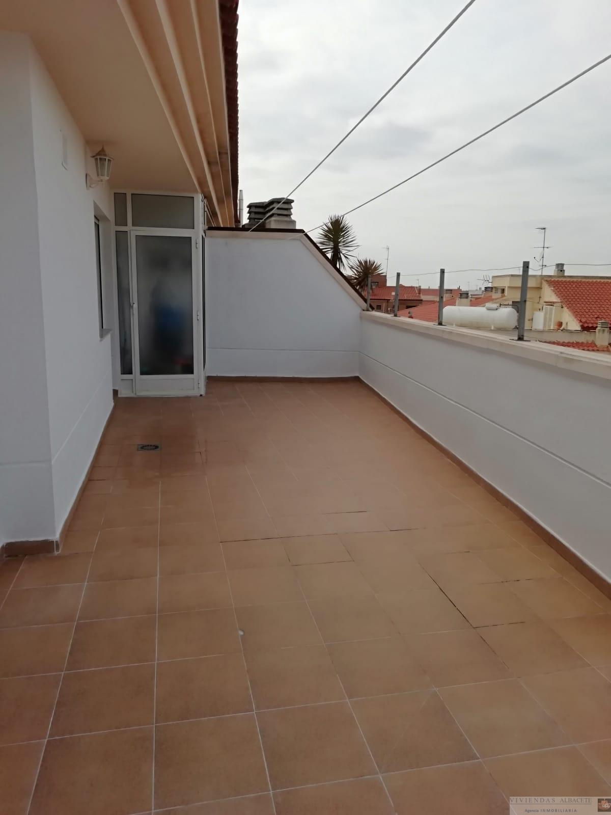 For sale of penthouse in Albacete