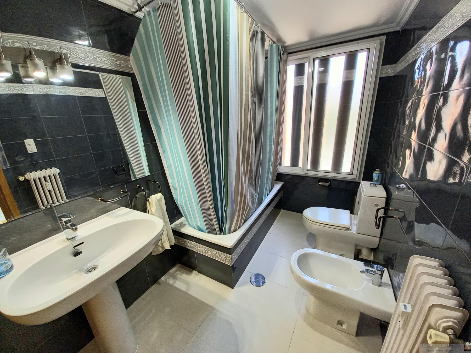 For sale of flat in Albacete