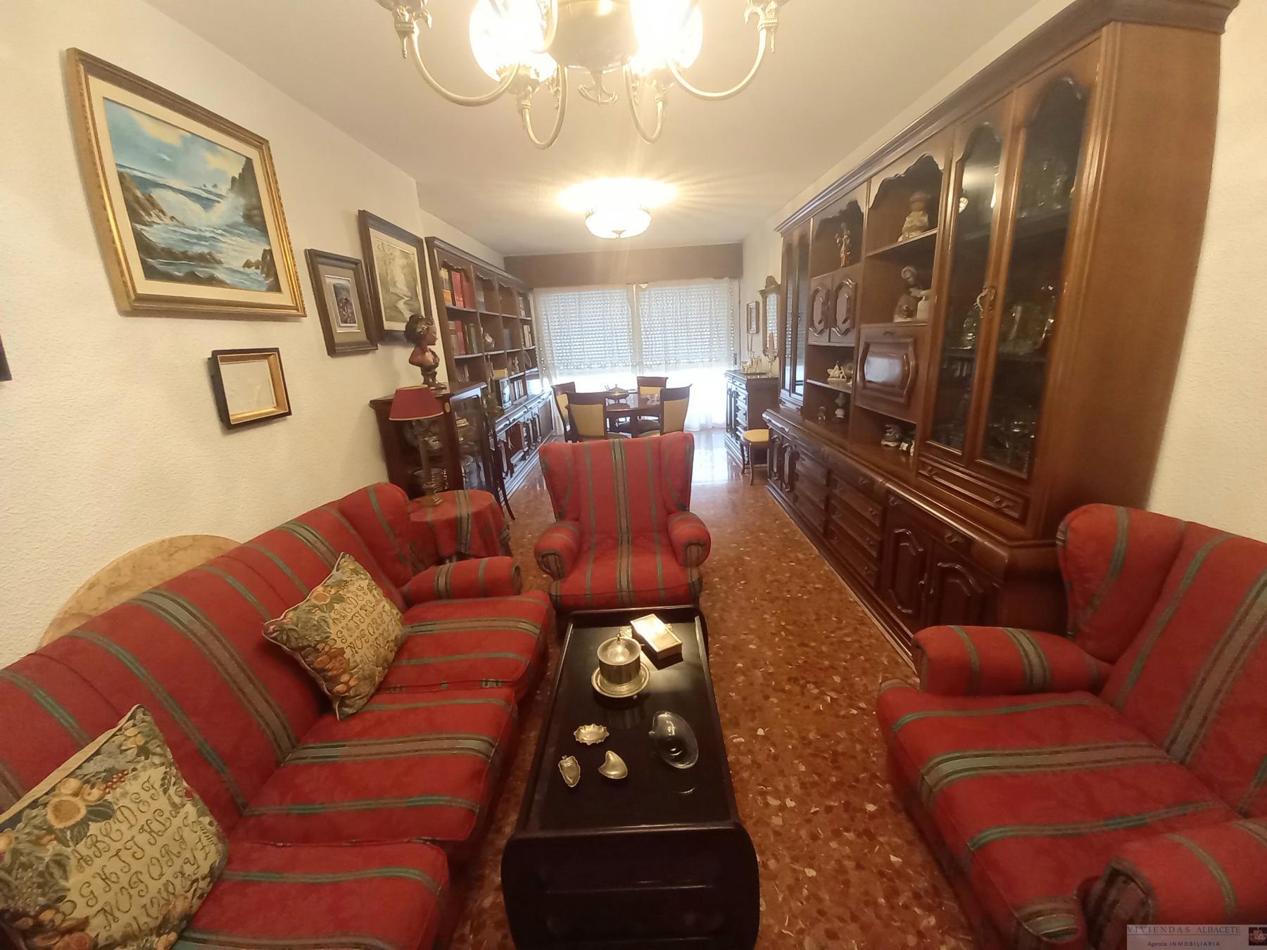 For sale of flat in Albacete