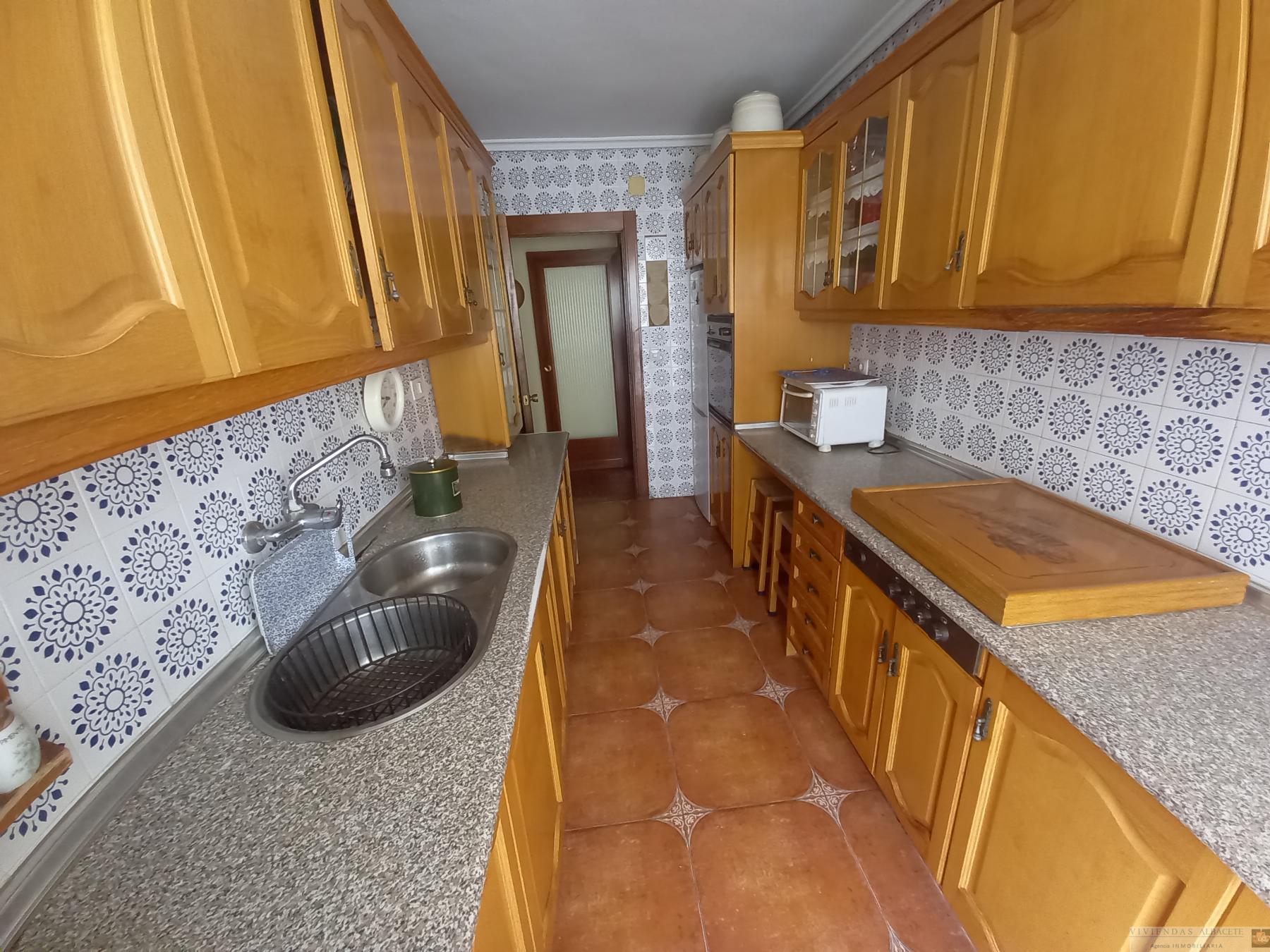 For sale of flat in Albacete
