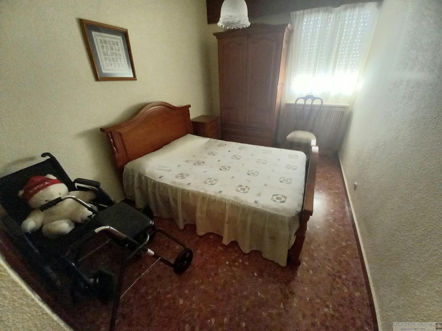 For sale of flat in Albacete