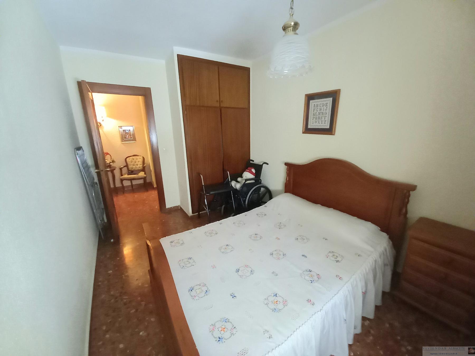 For sale of flat in Albacete