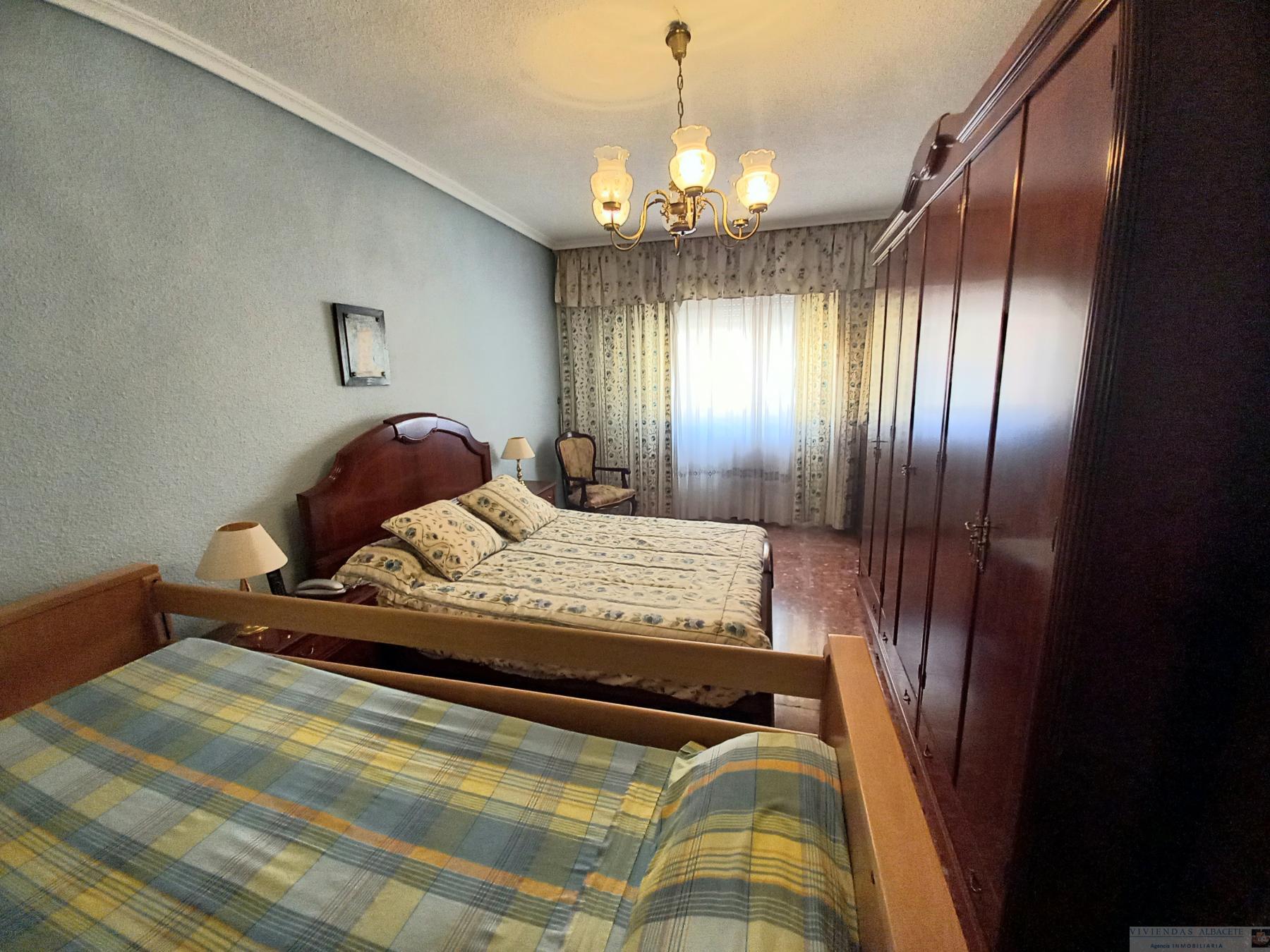 For sale of flat in Albacete