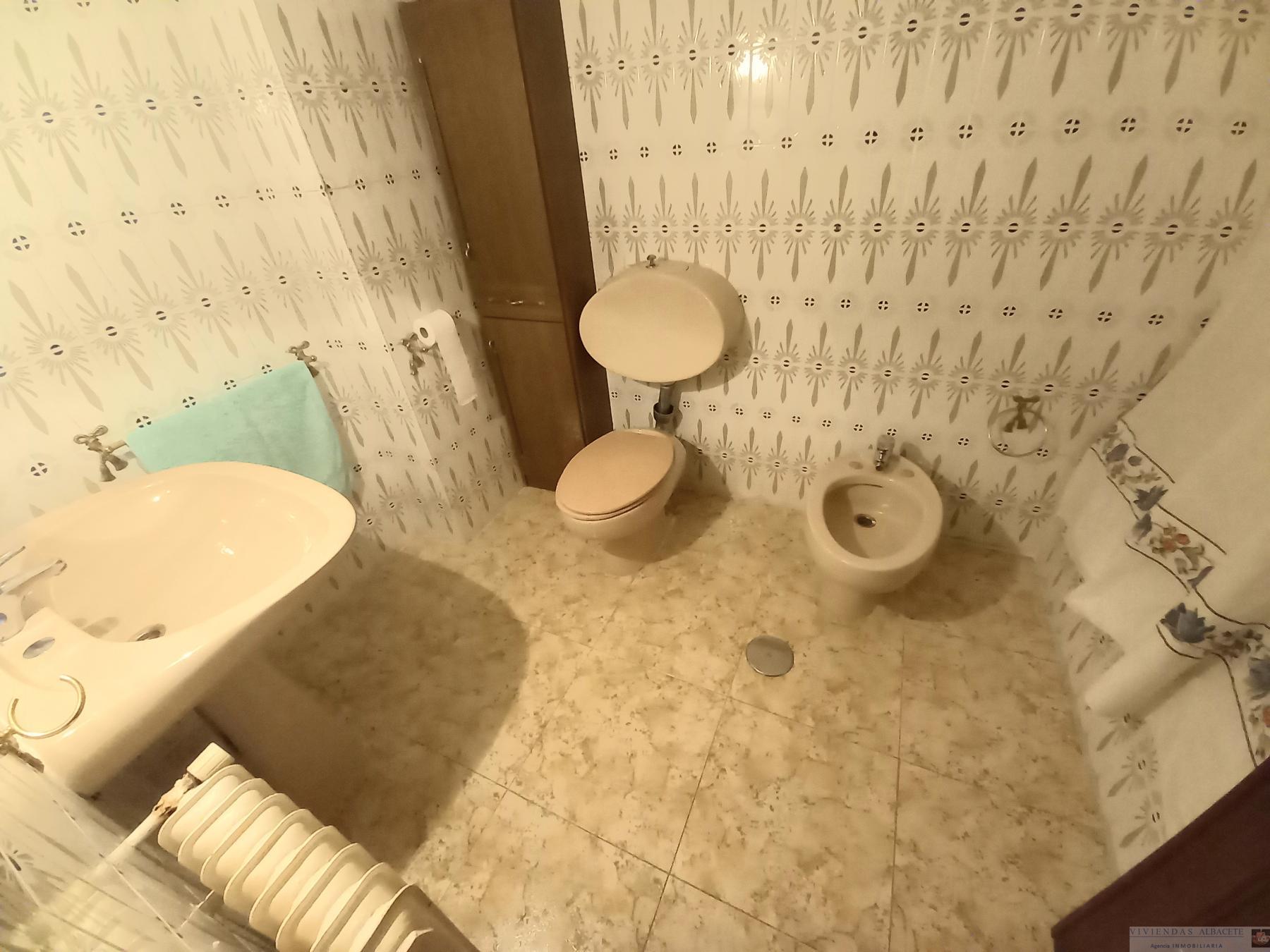 For sale of flat in Albacete