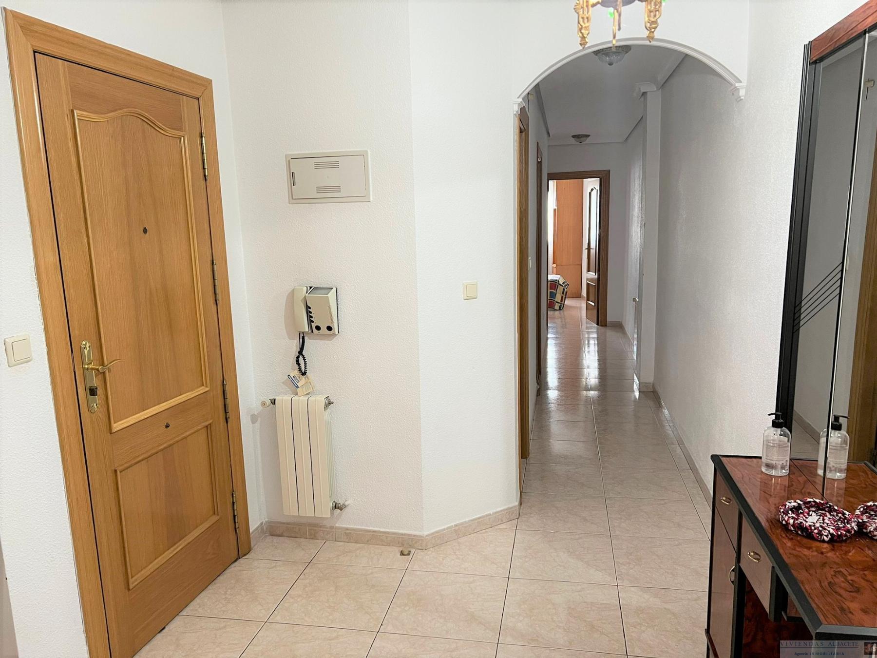 For sale of flat in Albacete