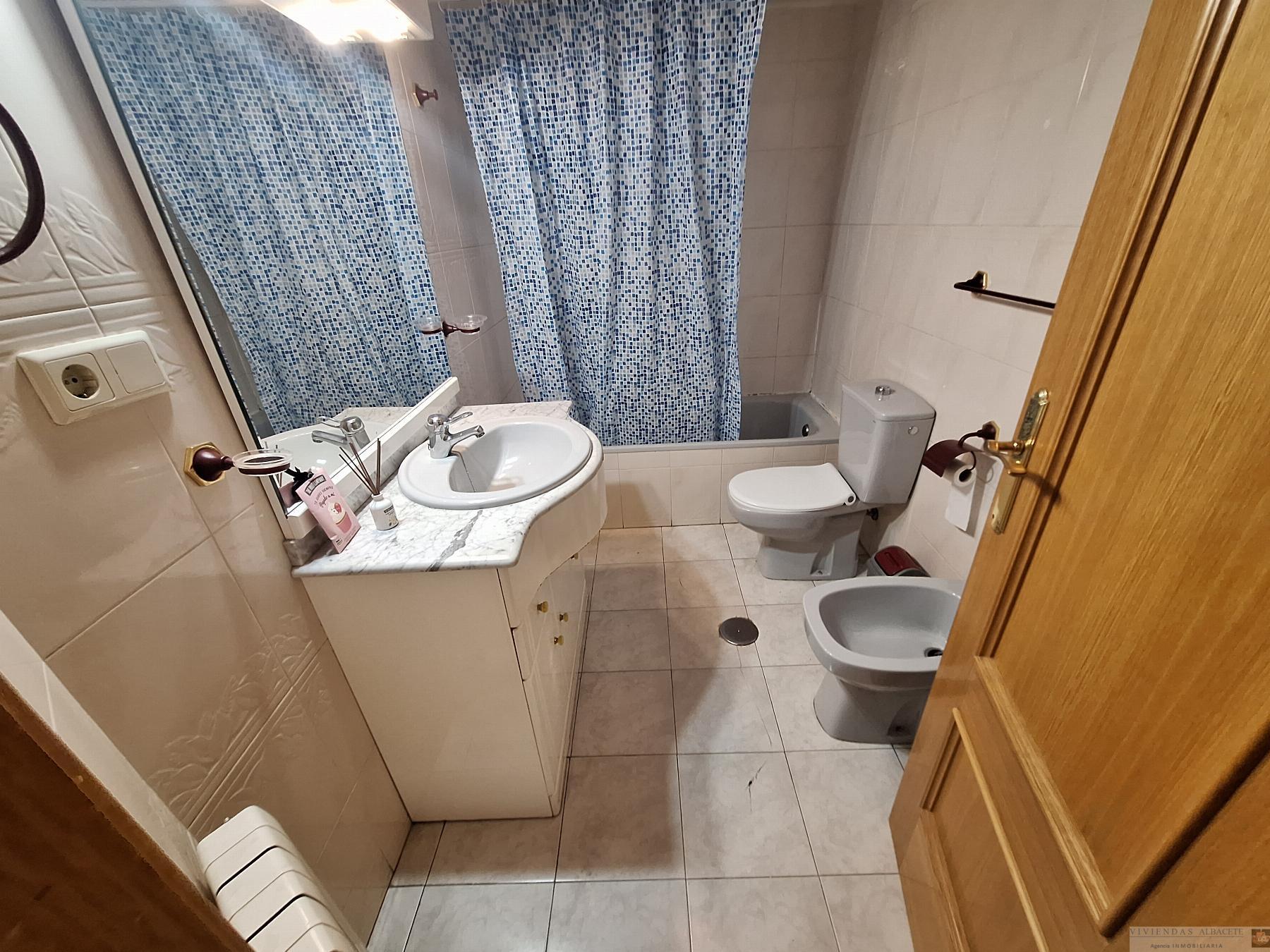 For sale of flat in Albacete