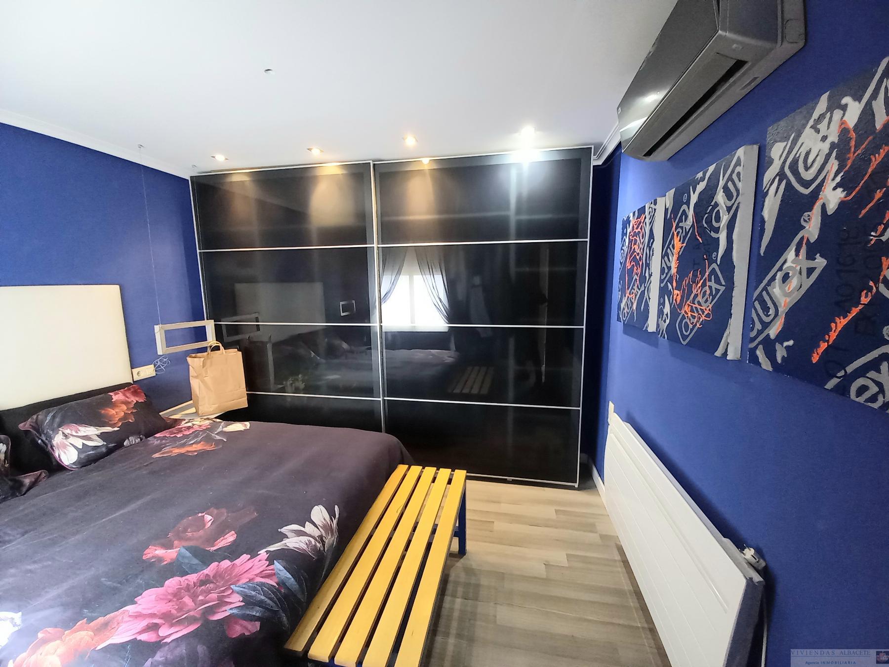 For sale of apartment in Albacete