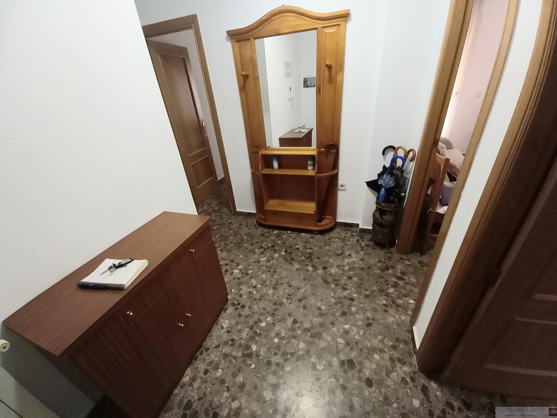 For sale of flat in Albacete