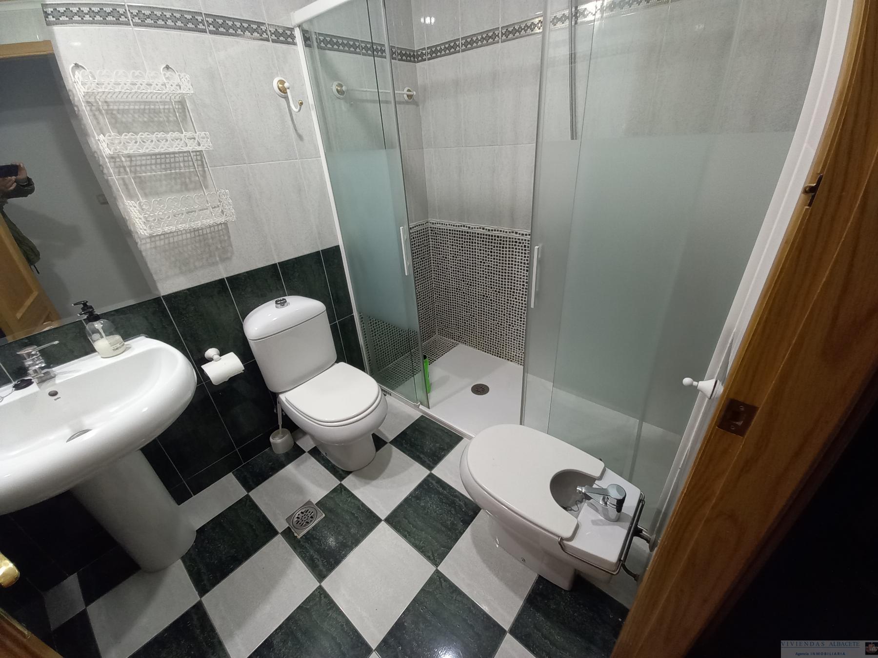 For sale of flat in Albacete