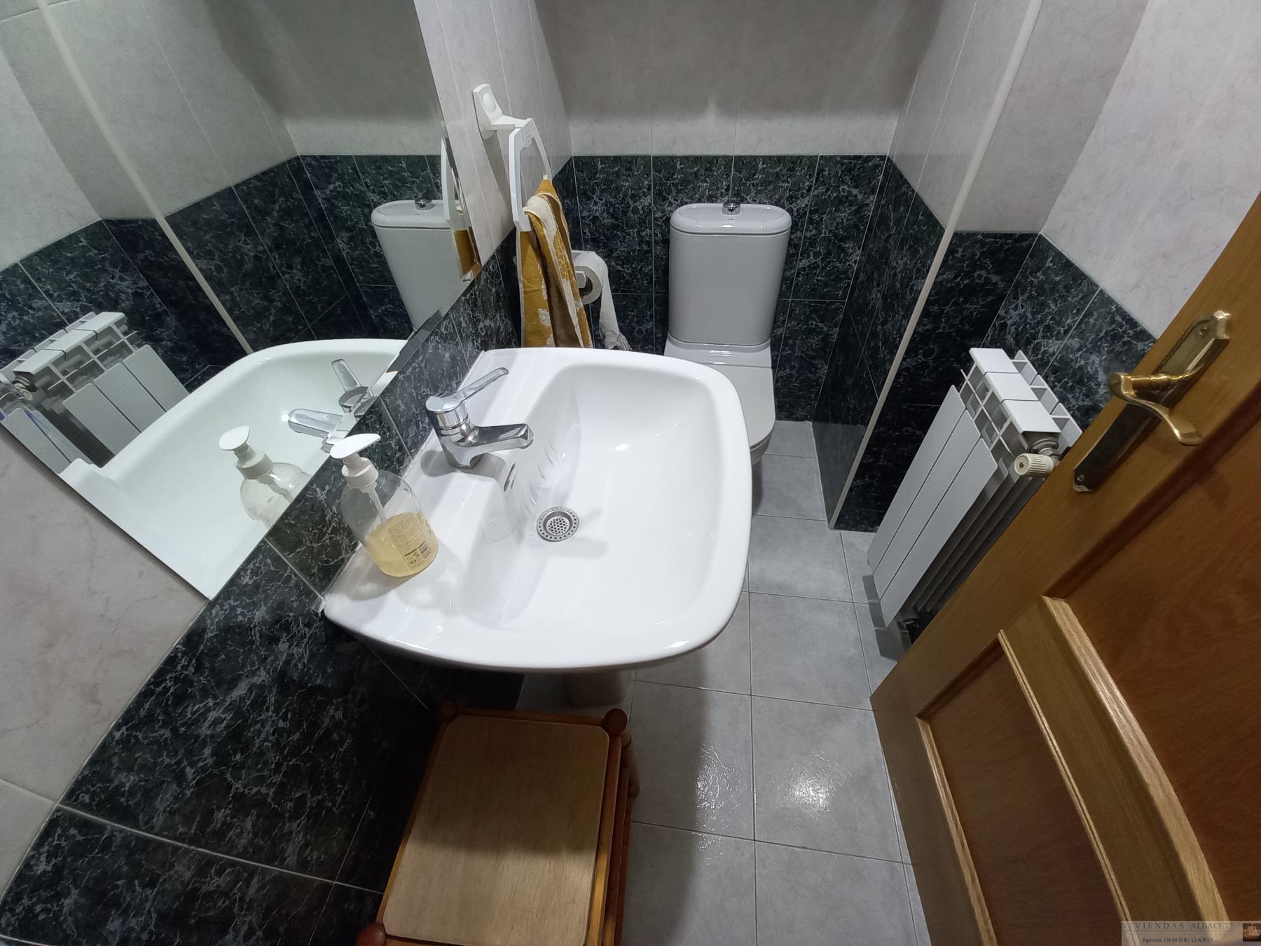 For sale of flat in Albacete