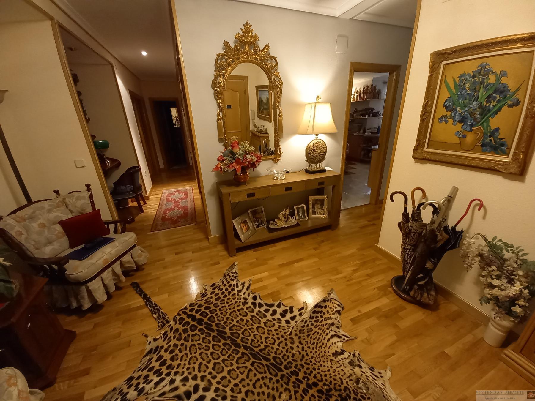 For sale of flat in Albacete
