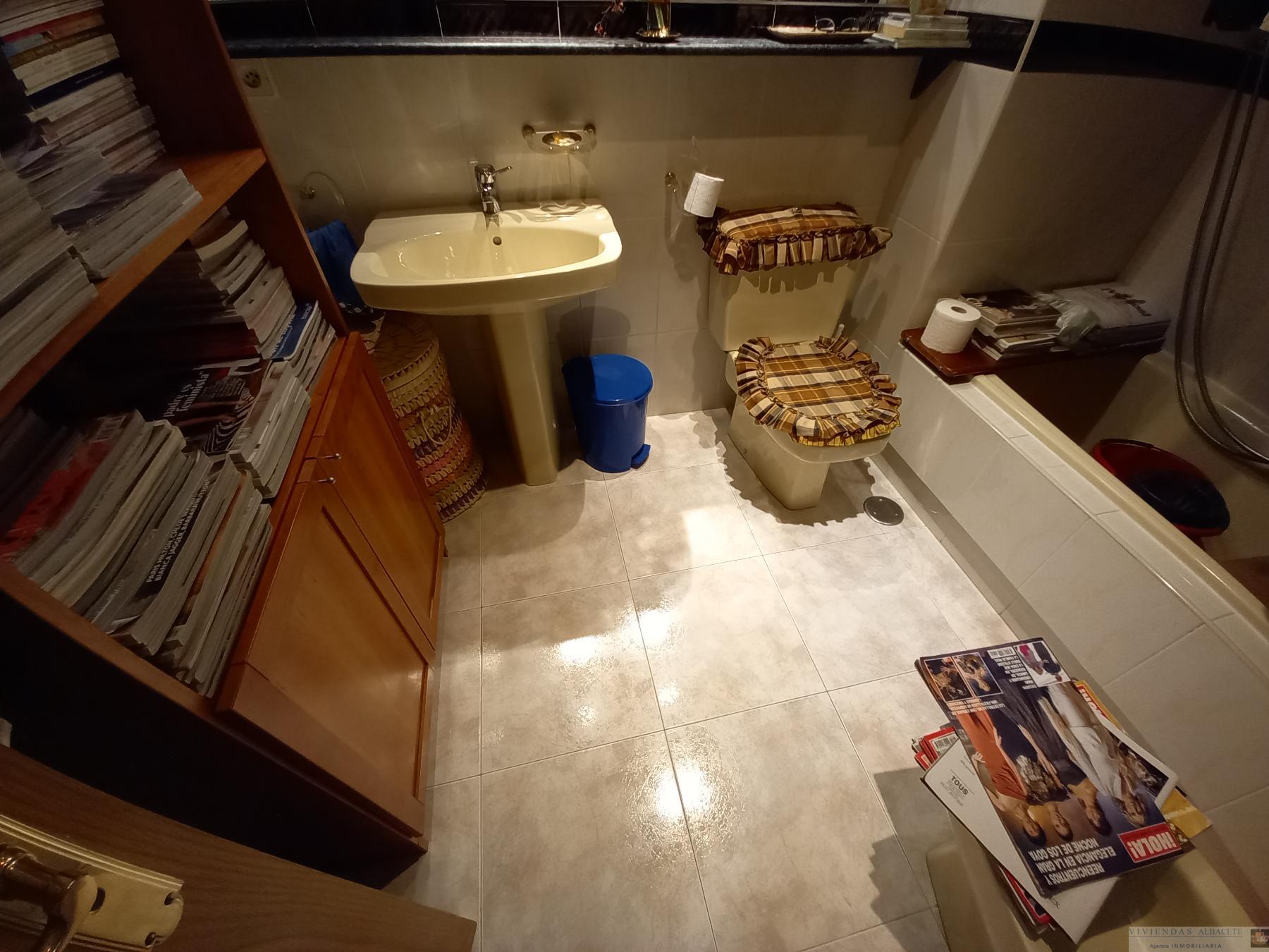 For sale of flat in Albacete