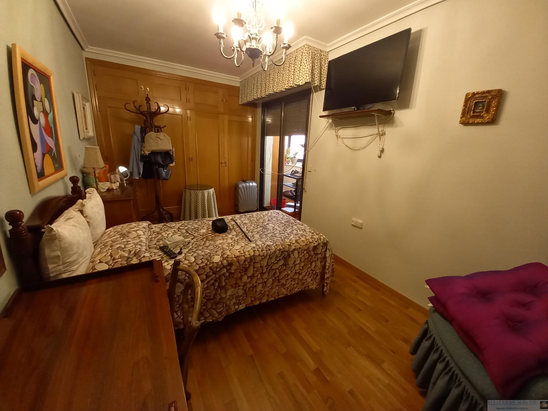 For sale of flat in Albacete