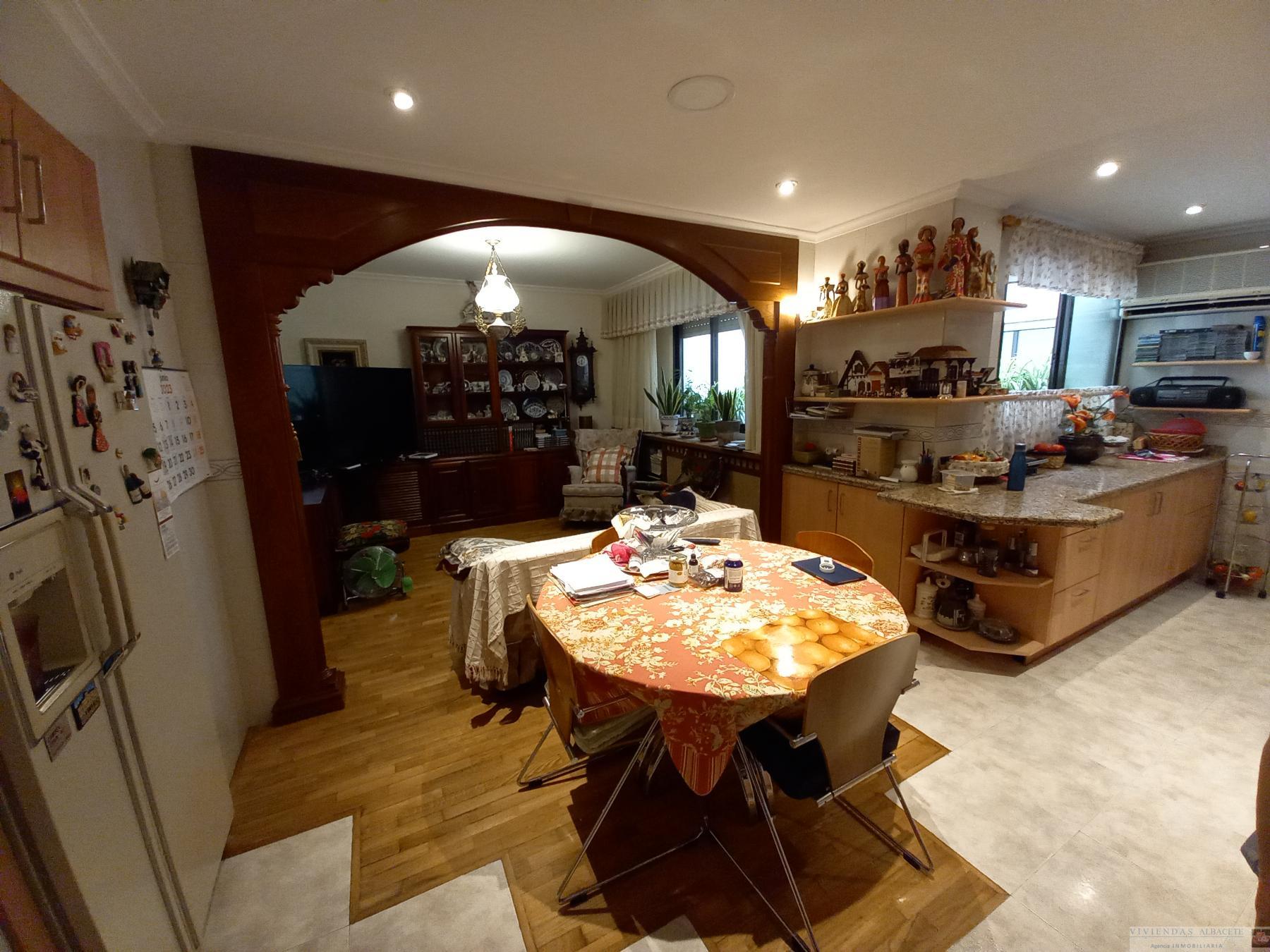 For sale of flat in Albacete