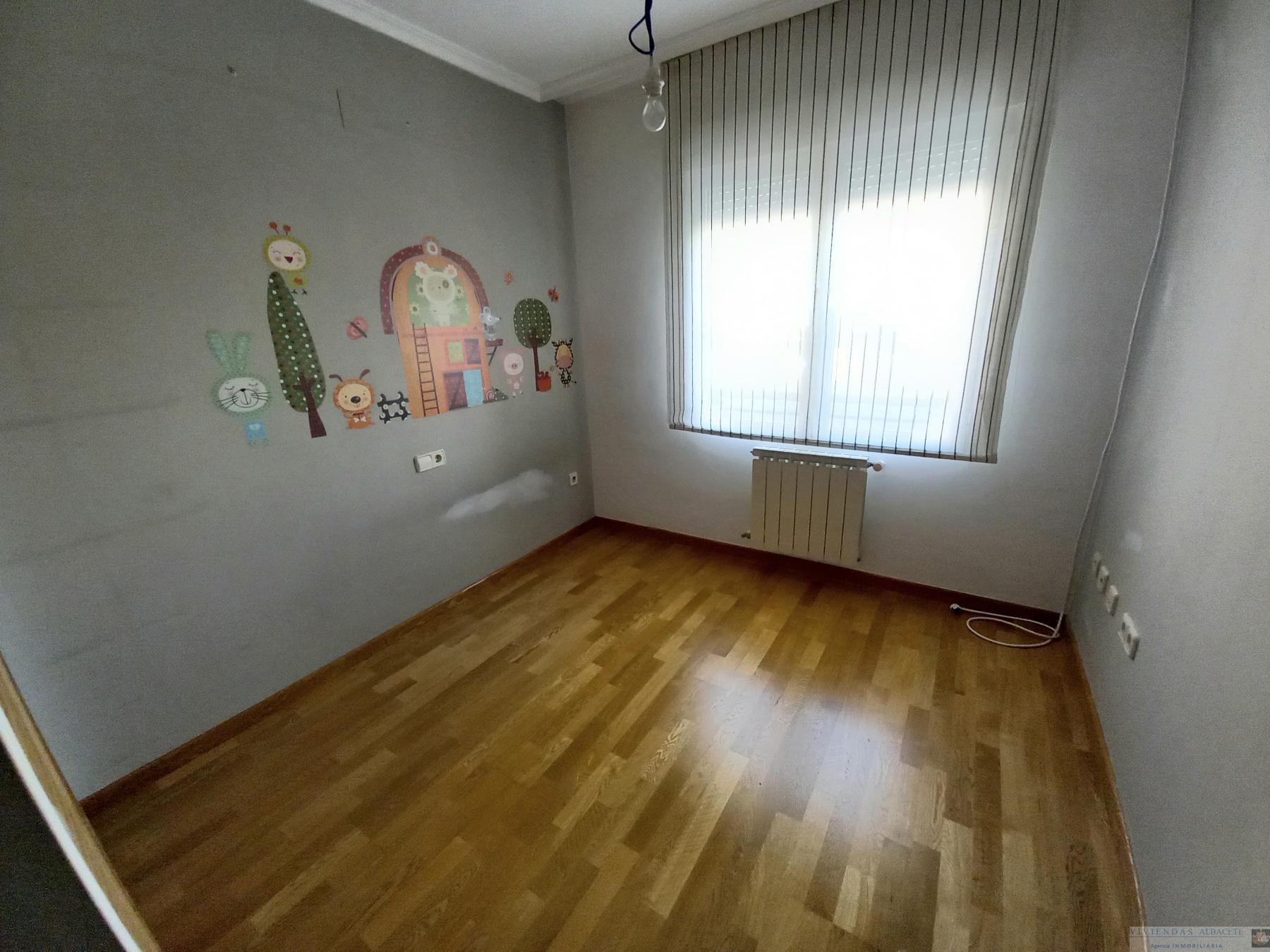 For sale of apartment in Albacete