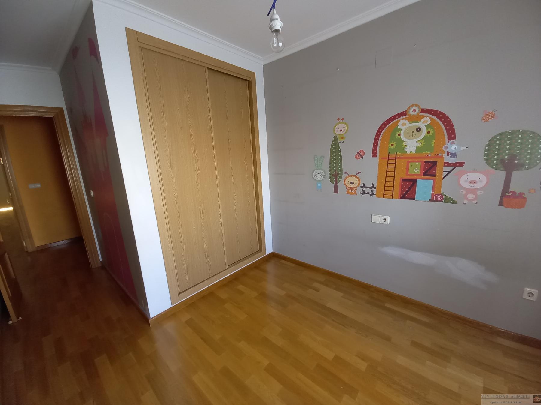 For sale of apartment in Albacete