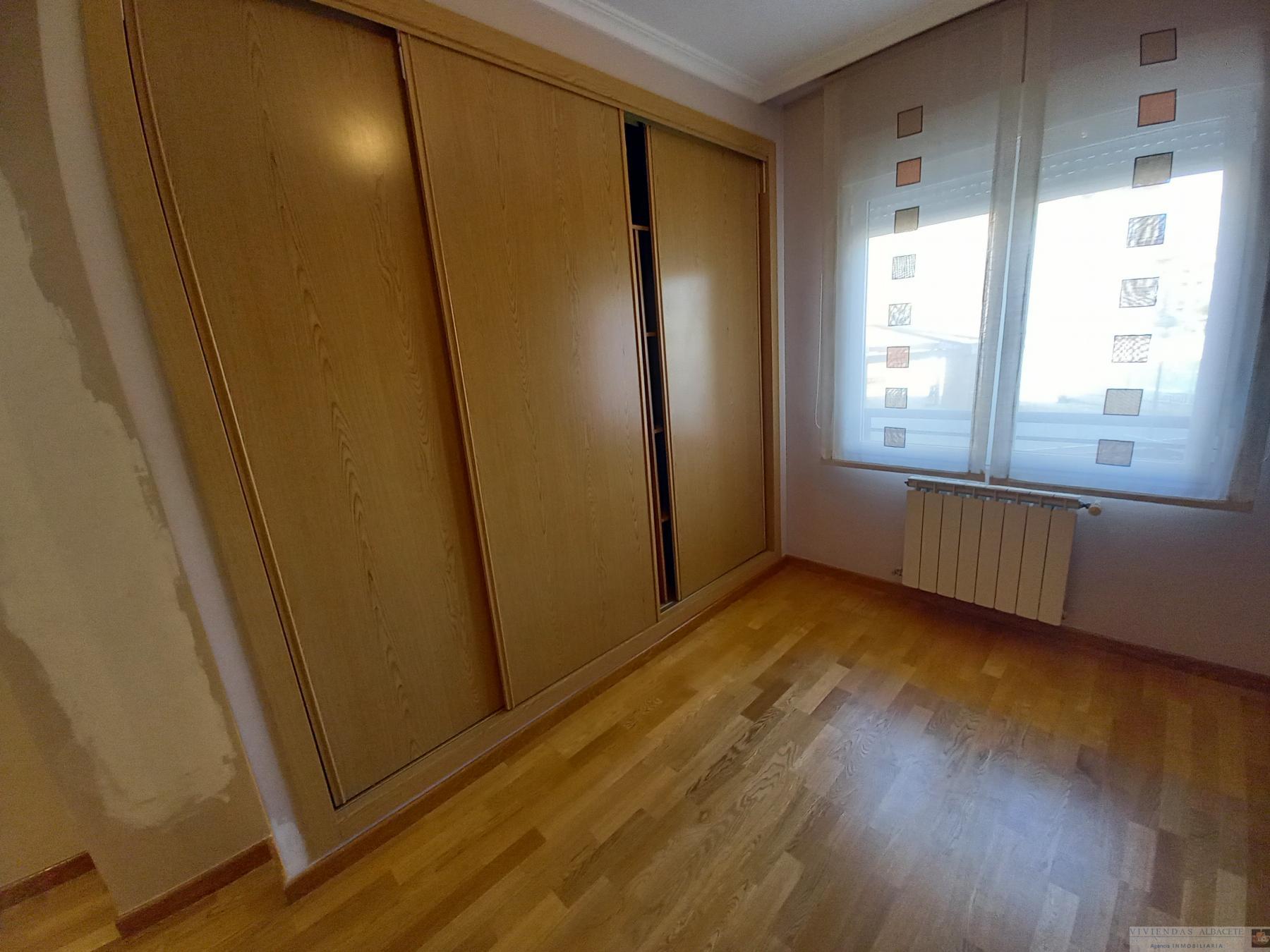 For sale of apartment in Albacete