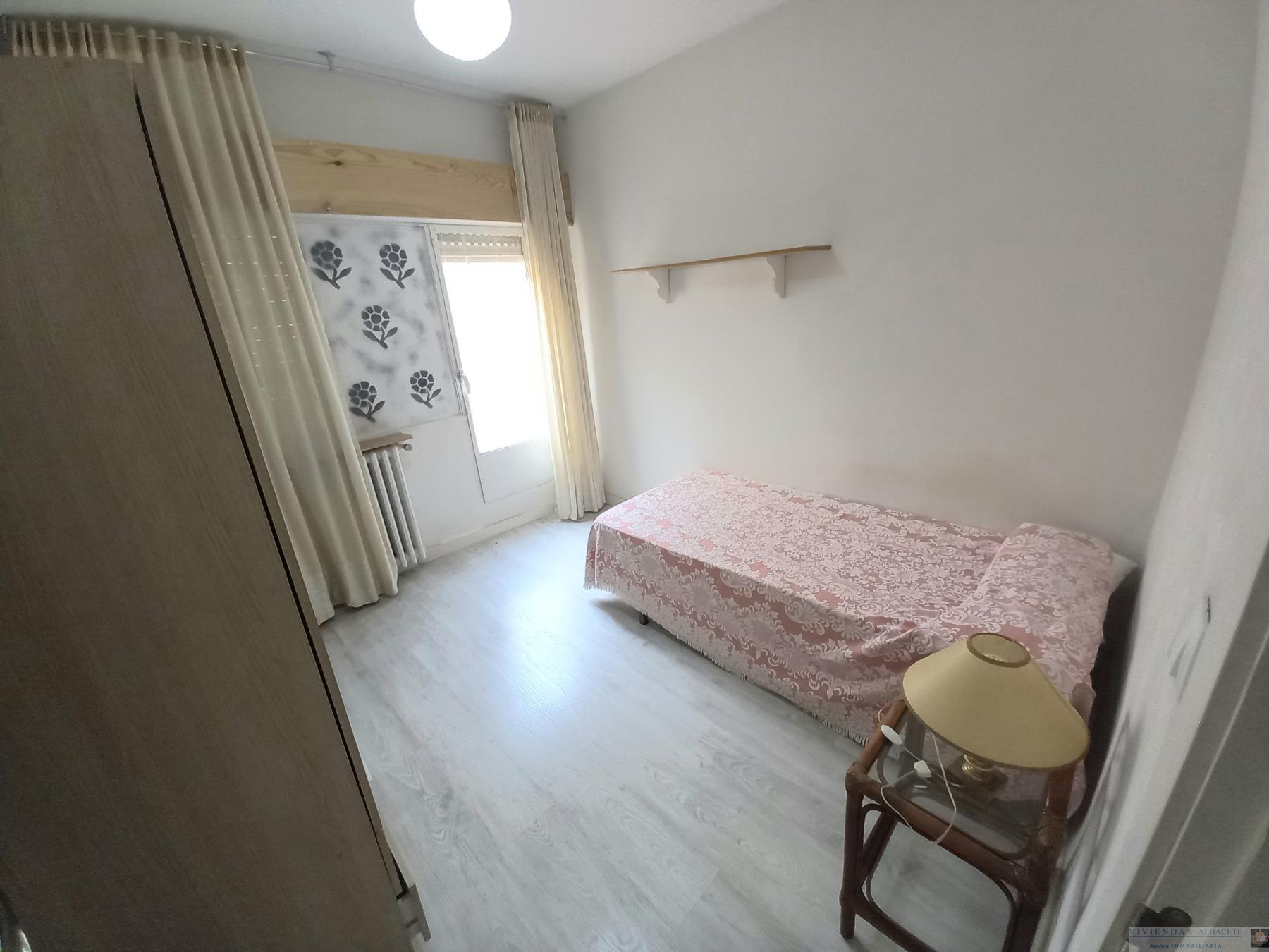 For sale of flat in Albacete