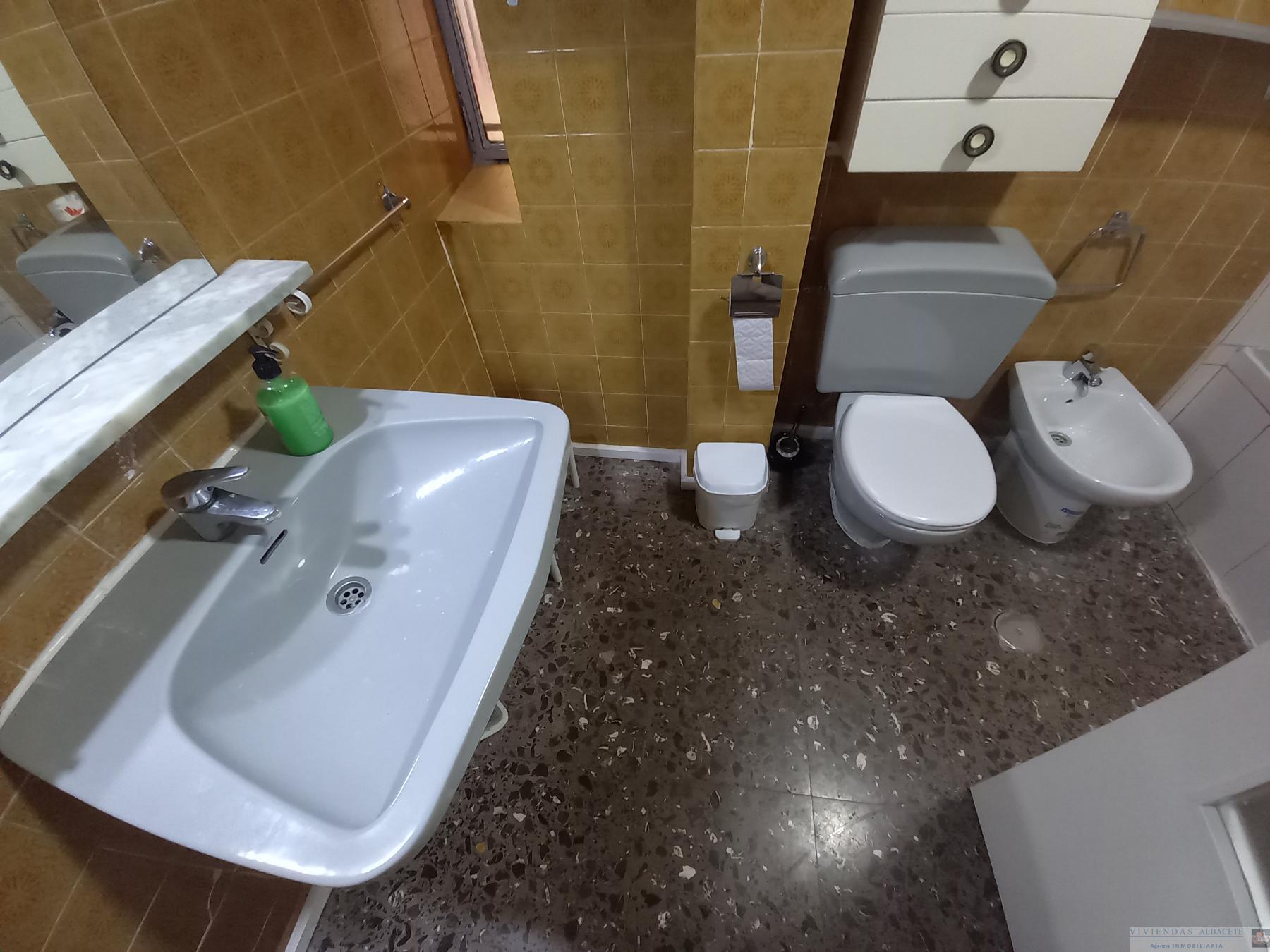 For sale of flat in Albacete