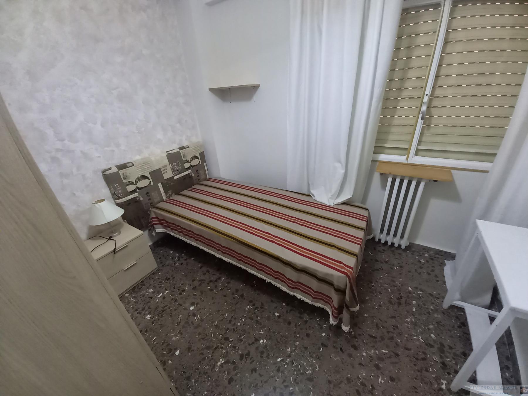 For sale of flat in Albacete