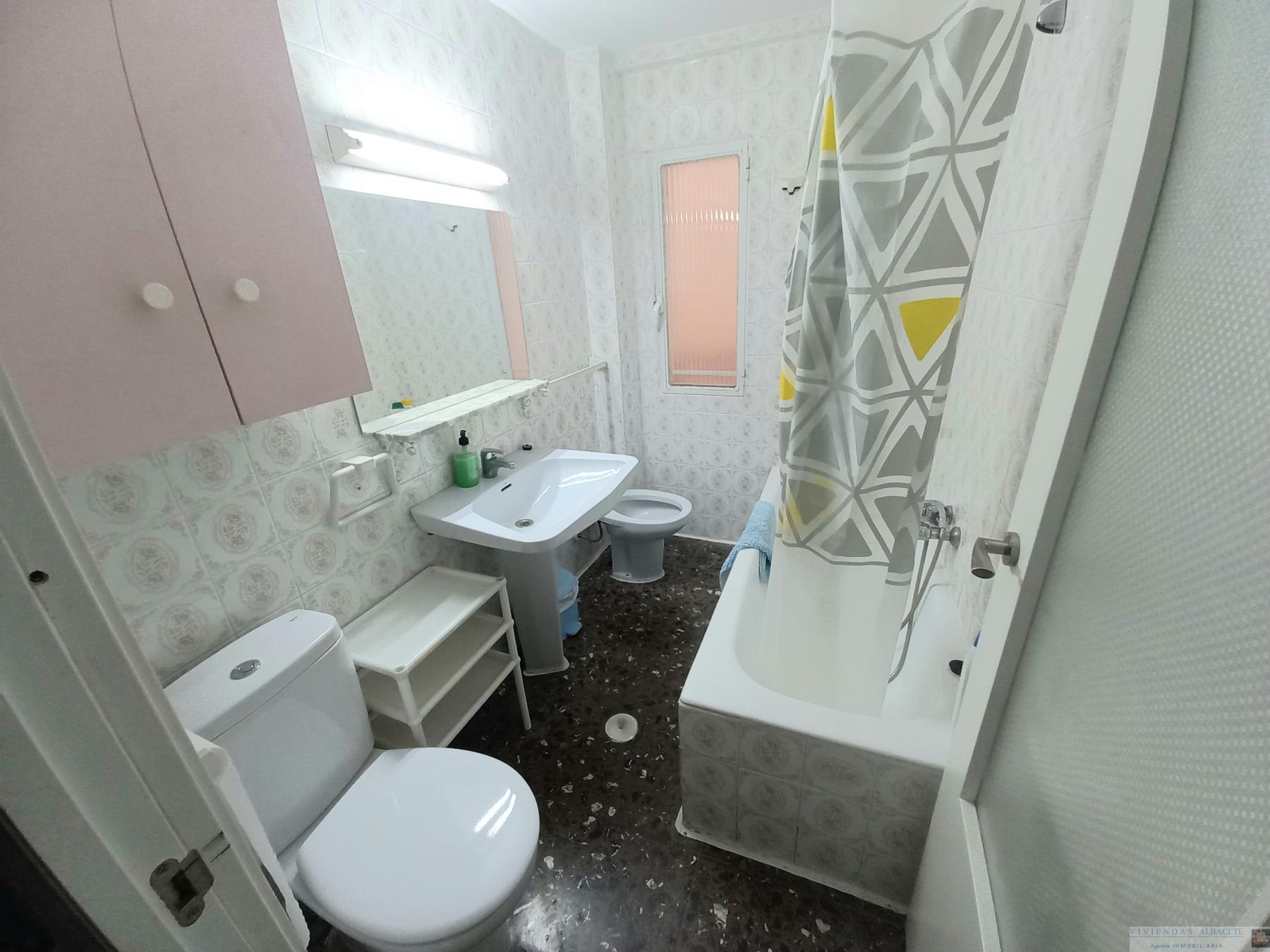 For sale of flat in Albacete