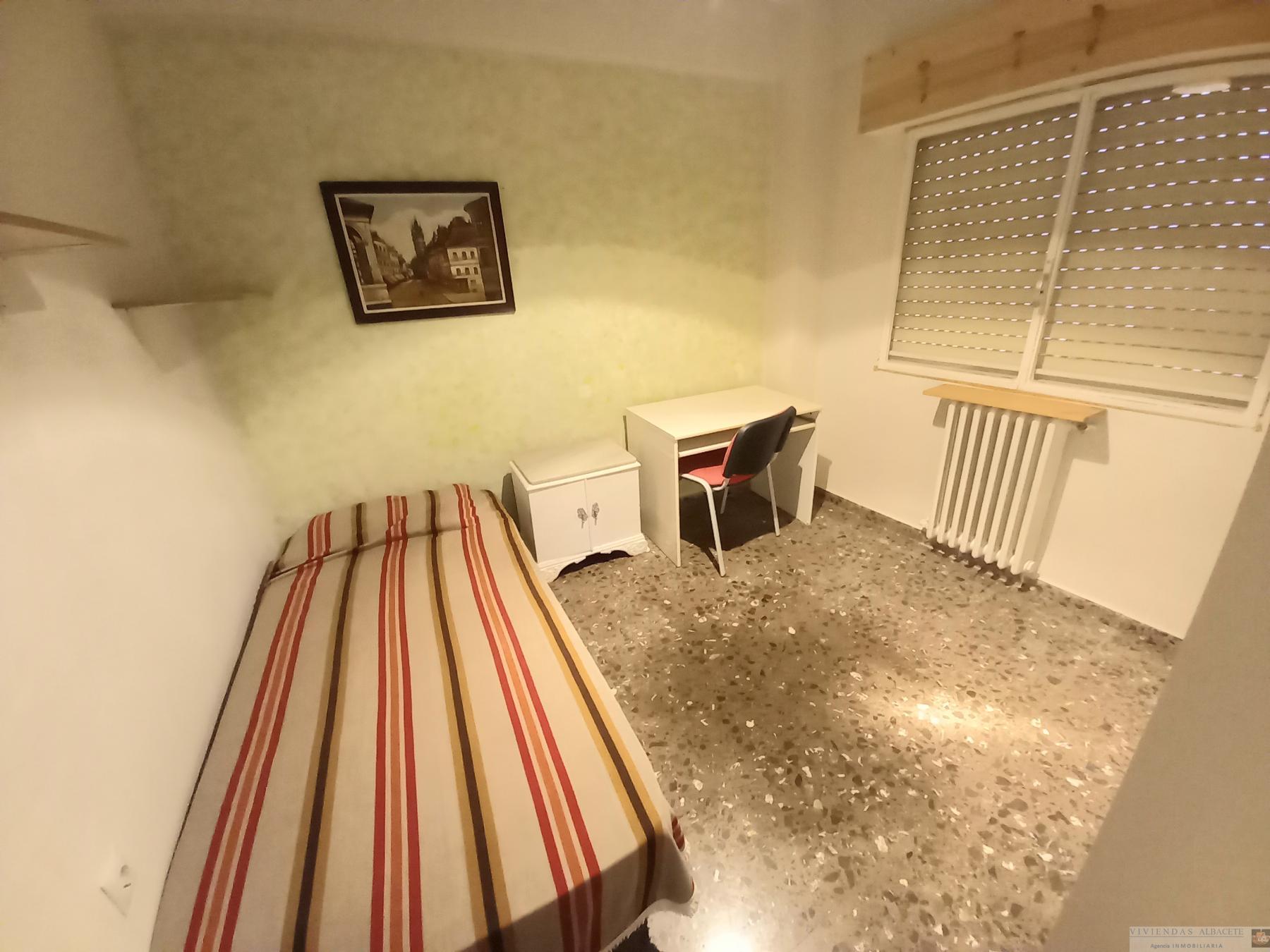 For sale of flat in Albacete