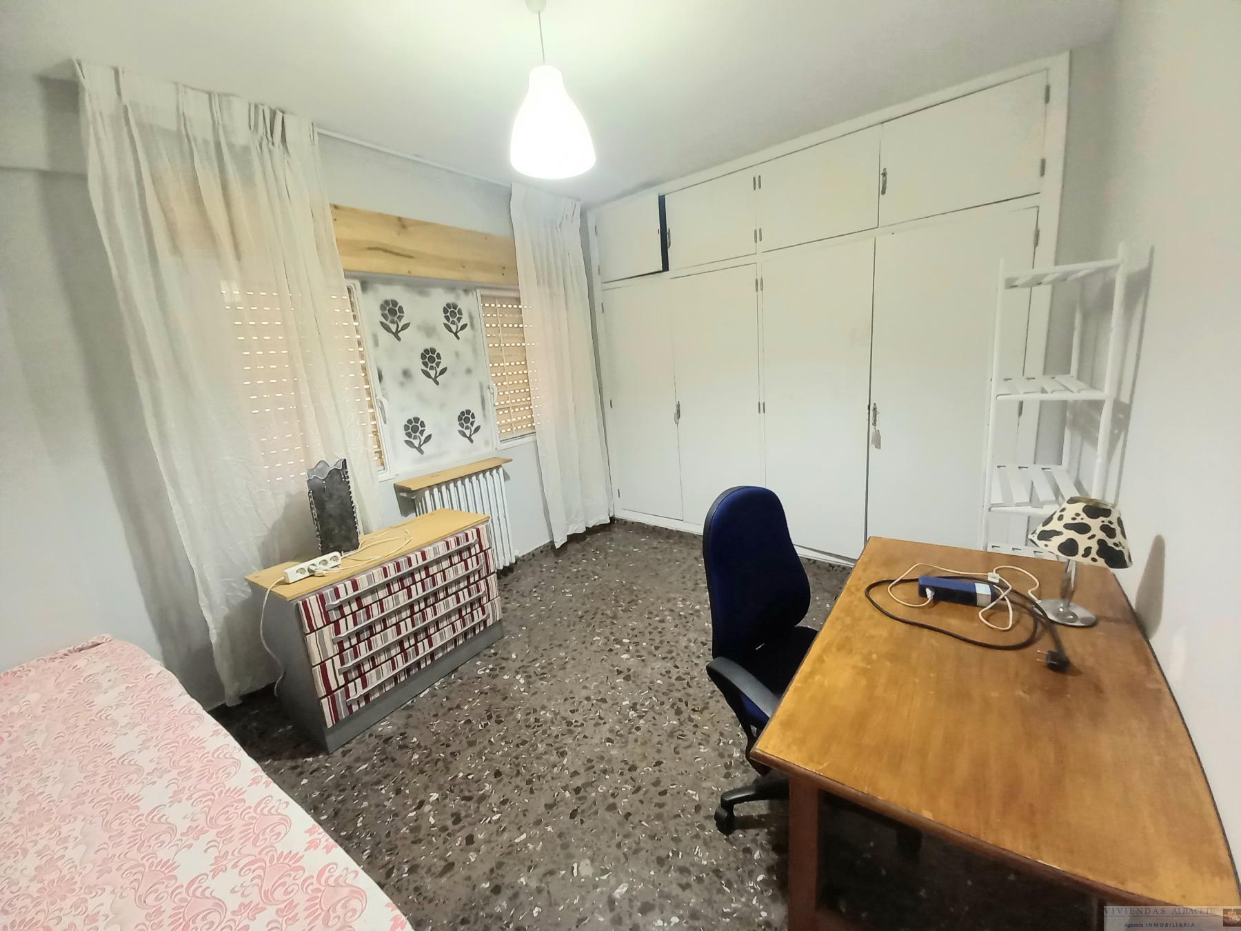 For sale of flat in Albacete
