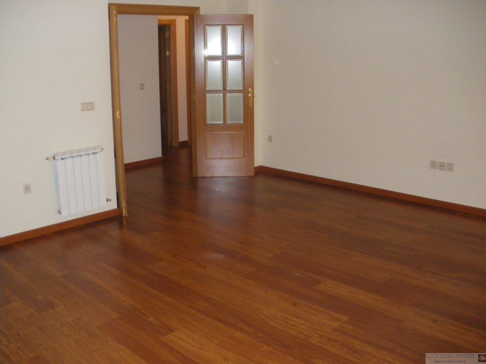 For sale of flat in Albacete