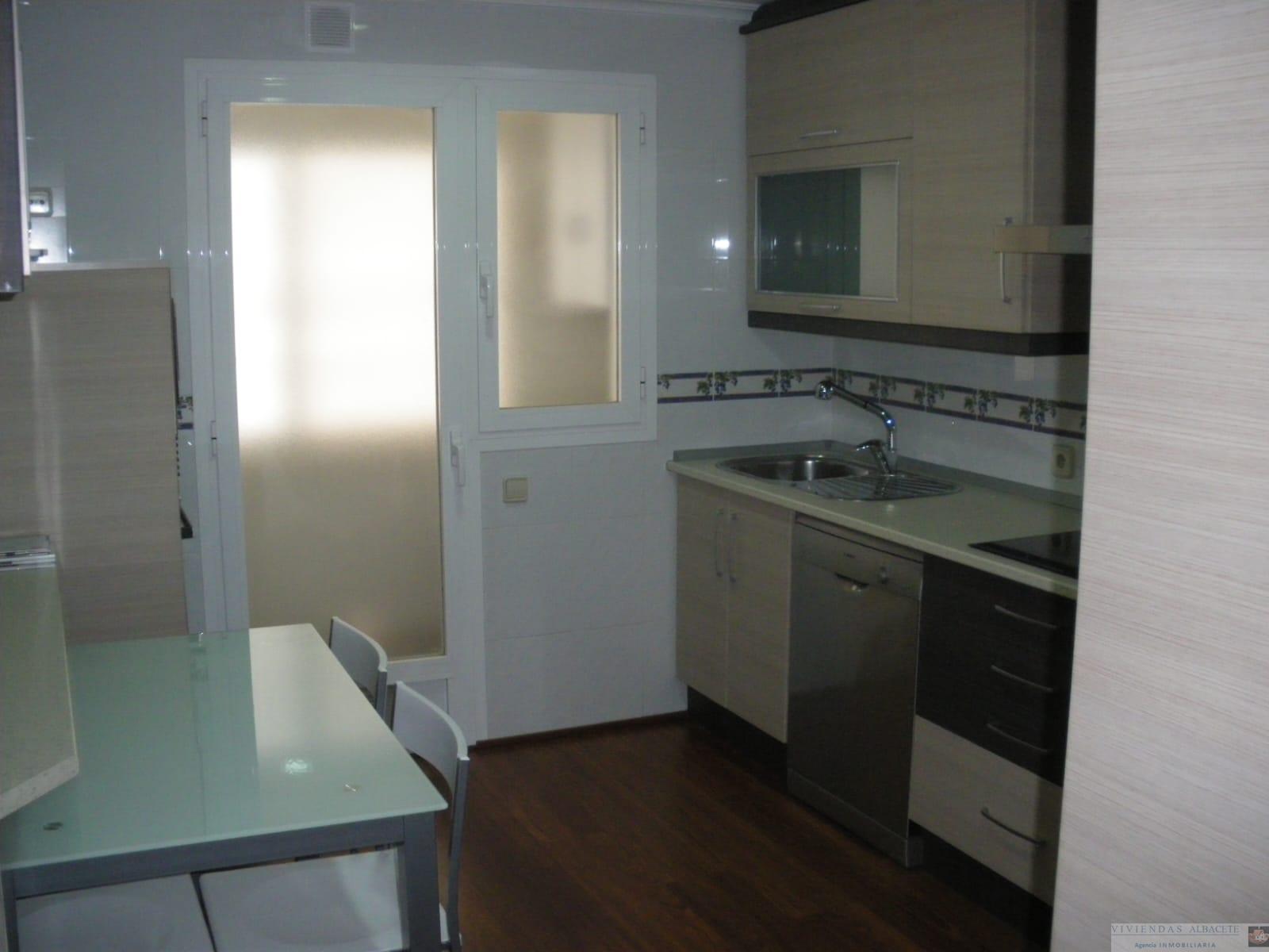 For sale of flat in Albacete