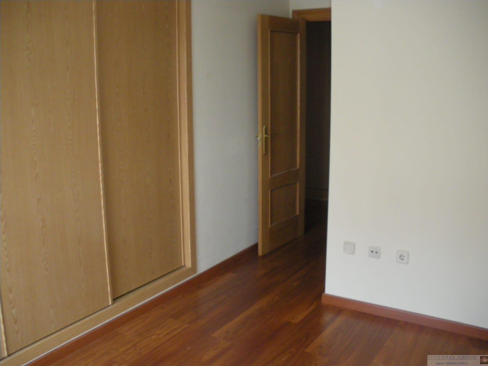 For sale of flat in Albacete