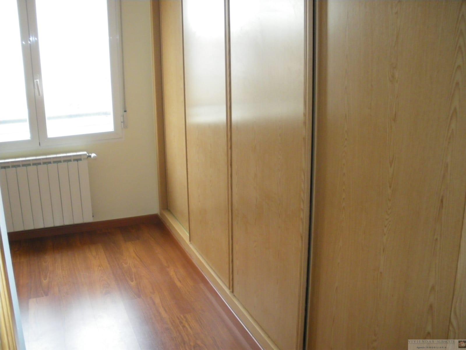 For sale of flat in Albacete