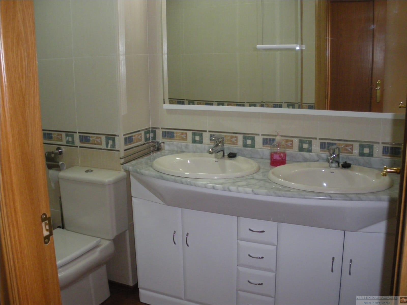 For sale of flat in Albacete