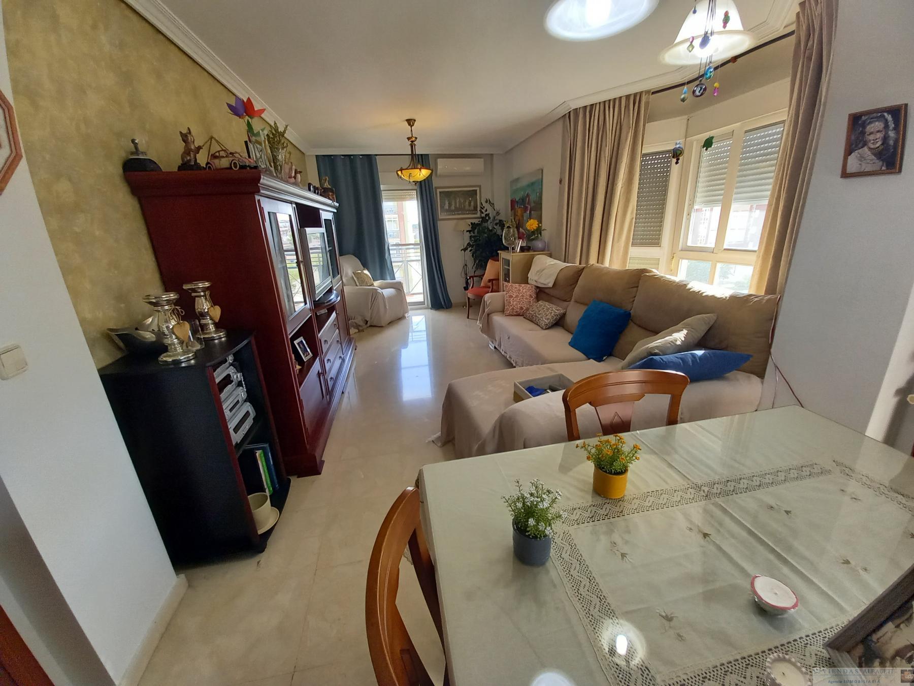 For sale of flat in Albacete