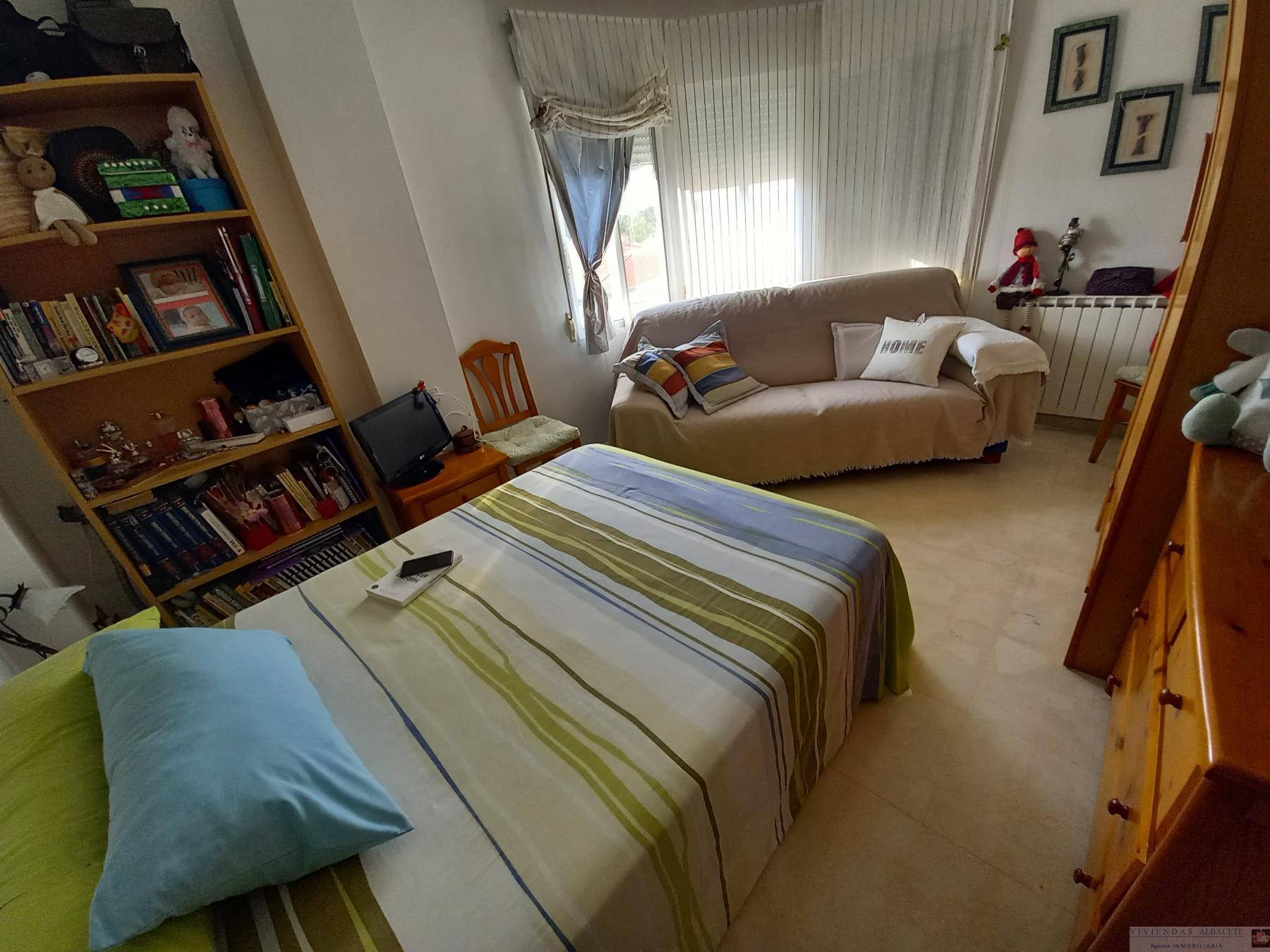 For sale of flat in Albacete