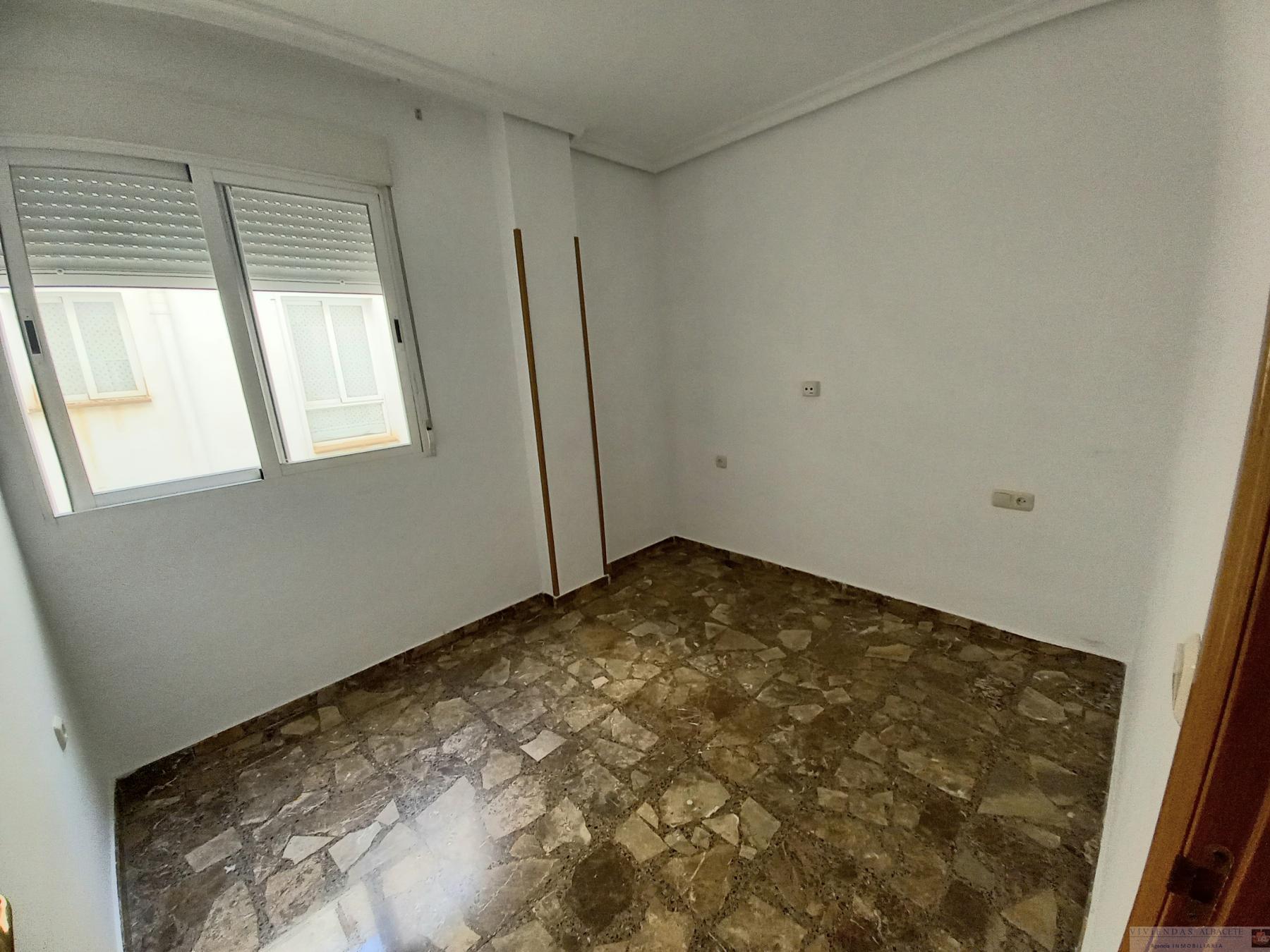 For sale of flat in Albacete