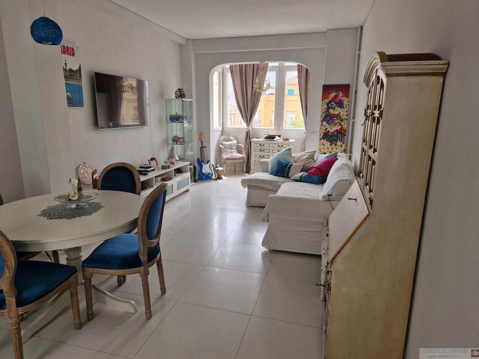 For sale of apartment in Madrid