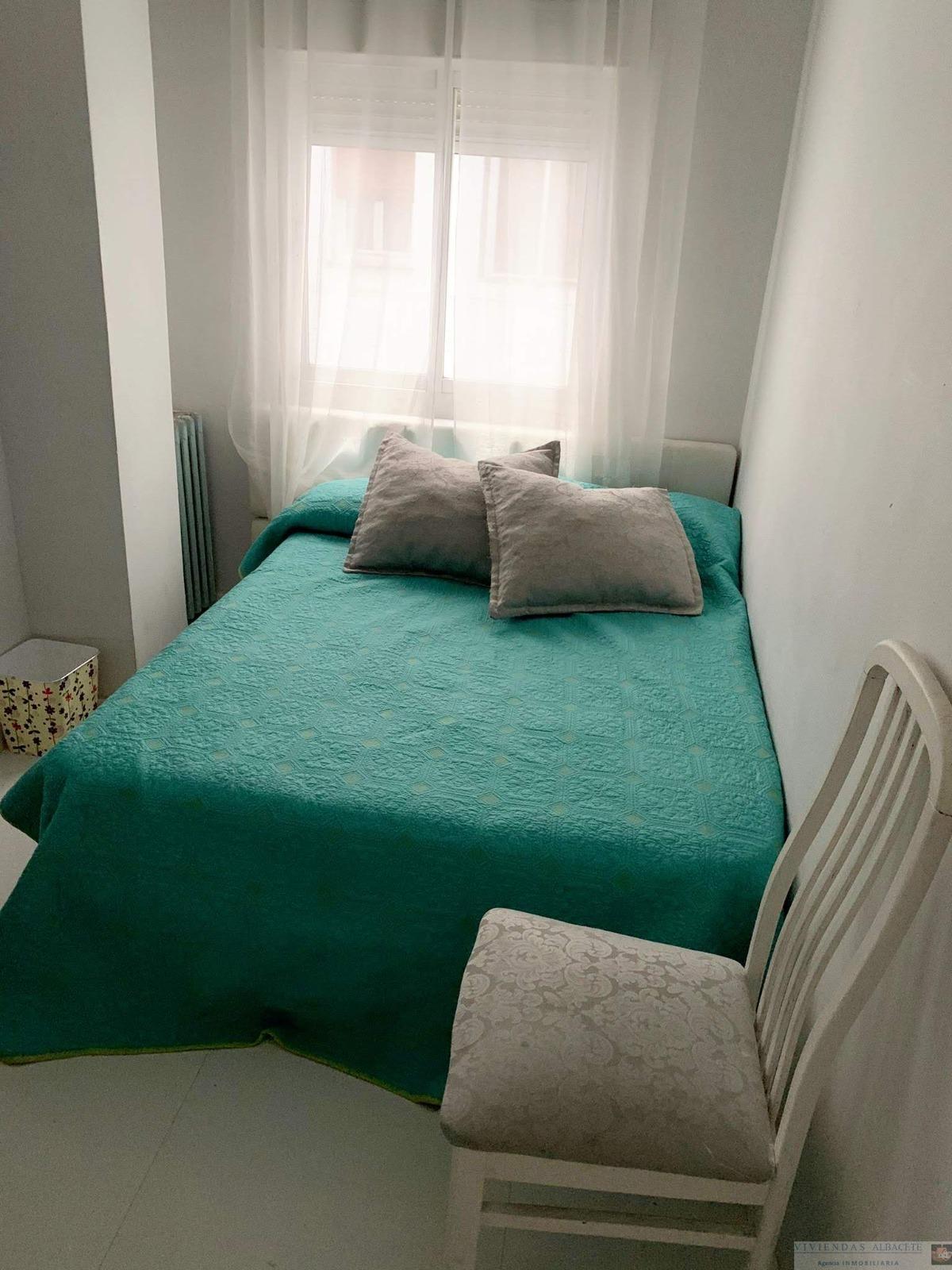 For sale of apartment in Madrid