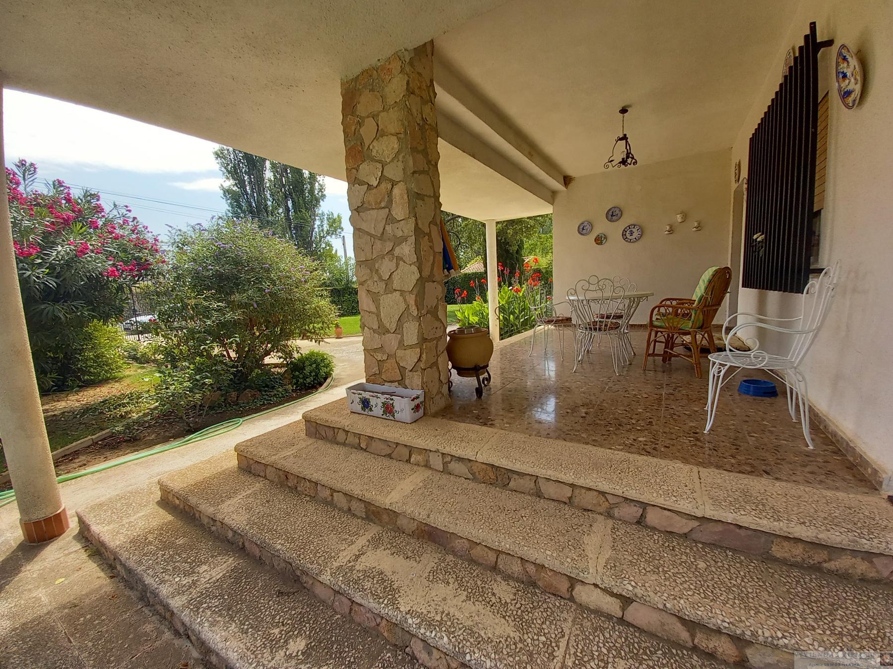 For sale of chalet in Albacete