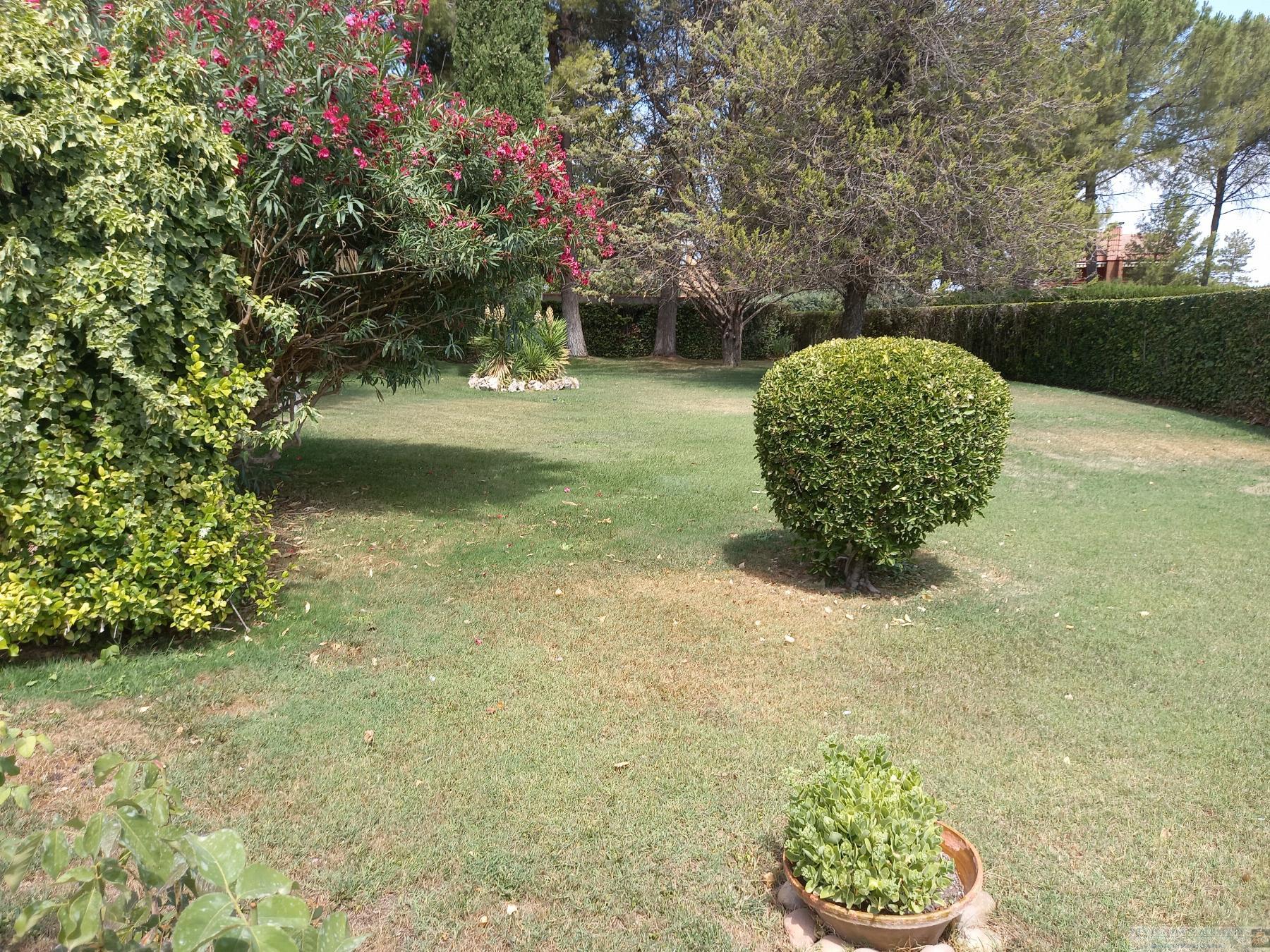 For sale of chalet in Albacete