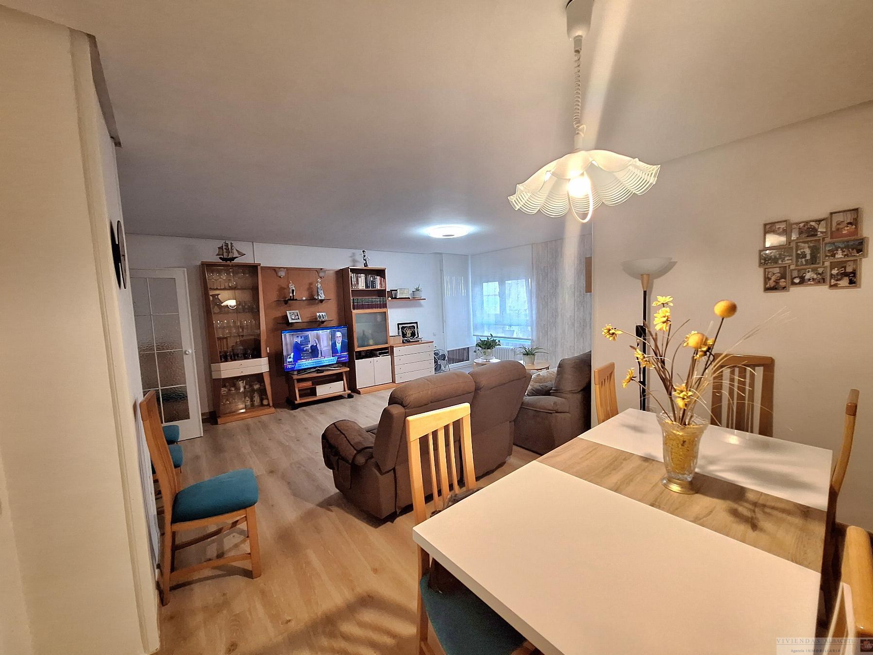 For sale of flat in Albacete