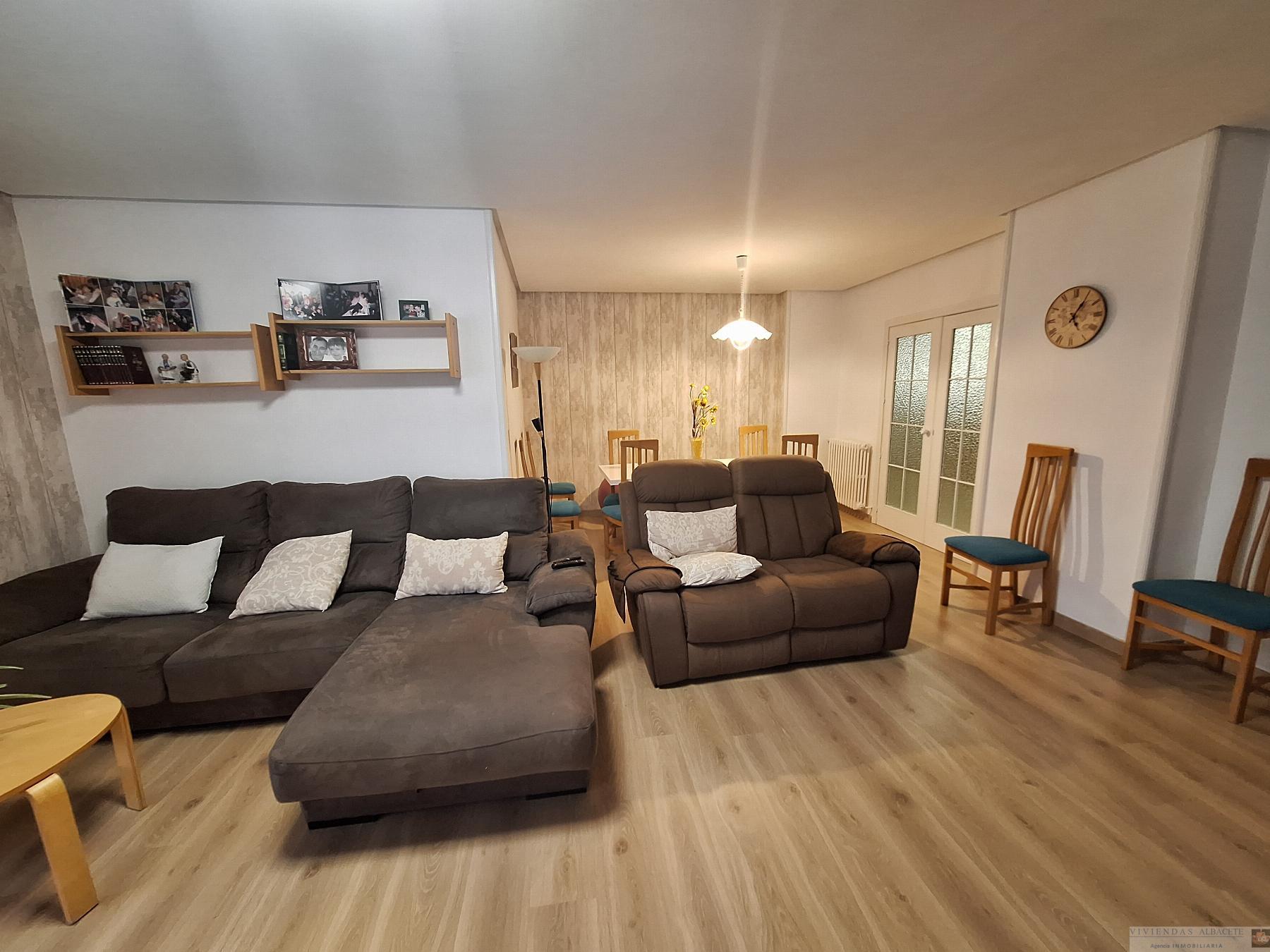 For sale of flat in Albacete