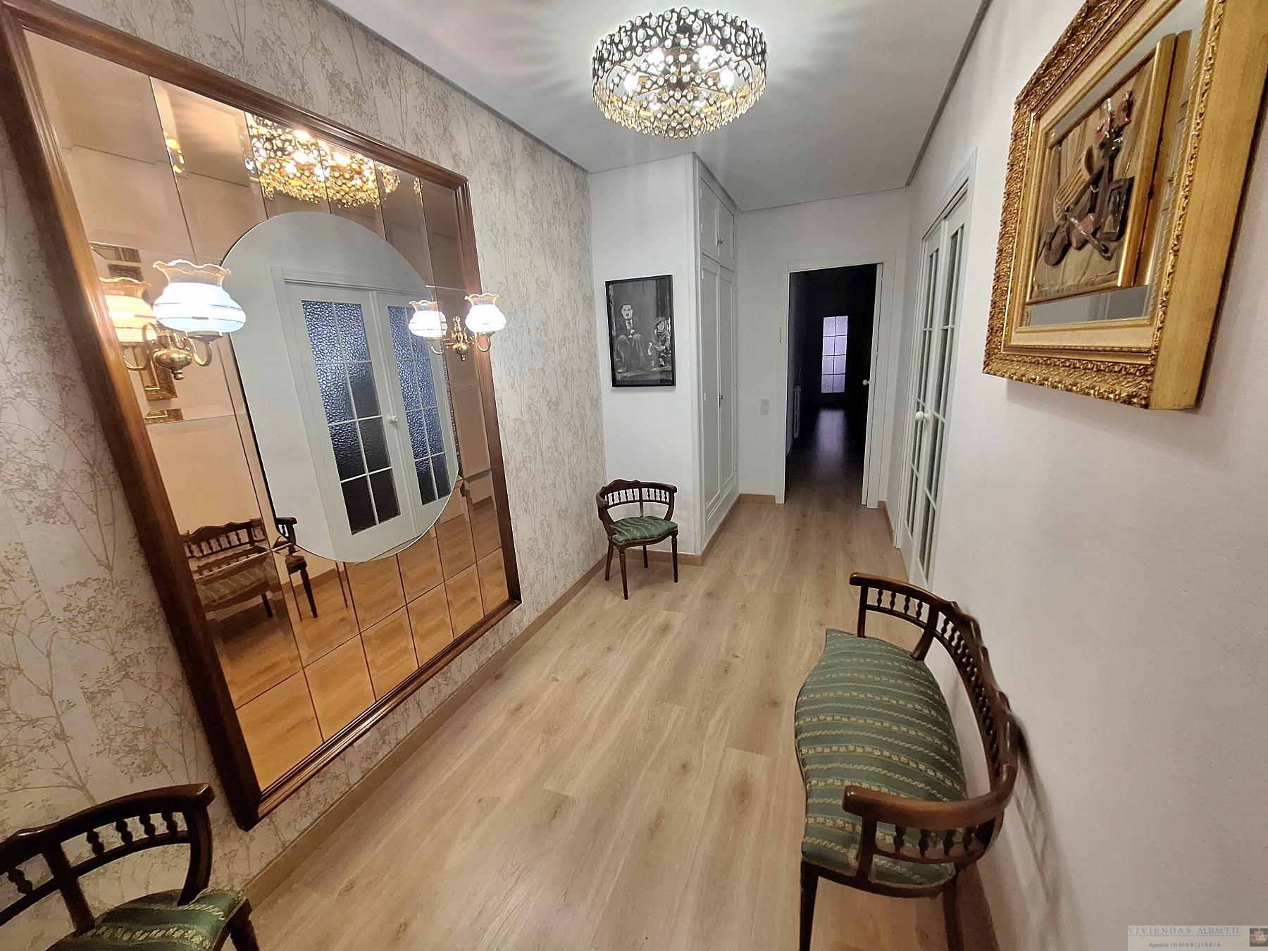 For sale of flat in Albacete