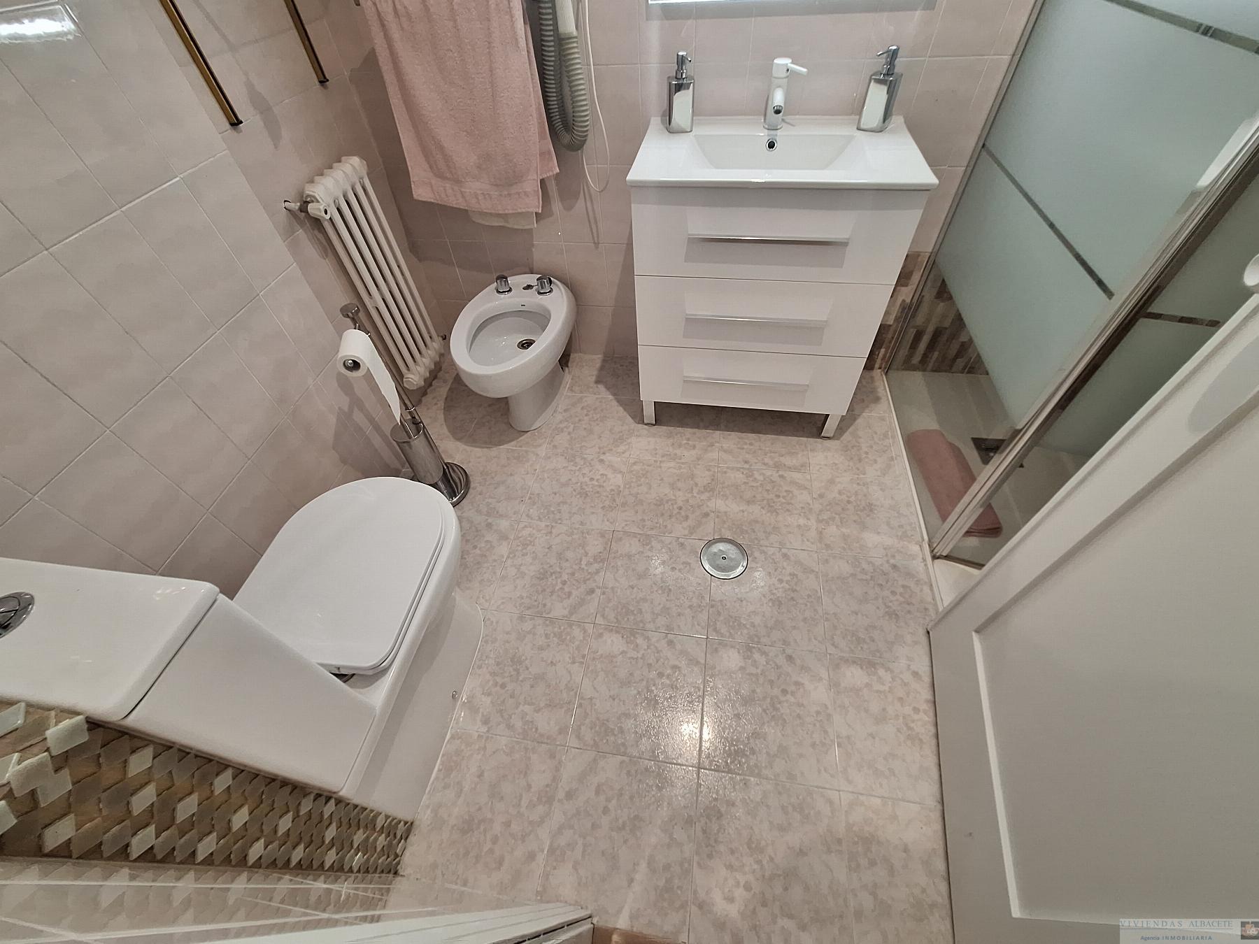 For sale of flat in Albacete
