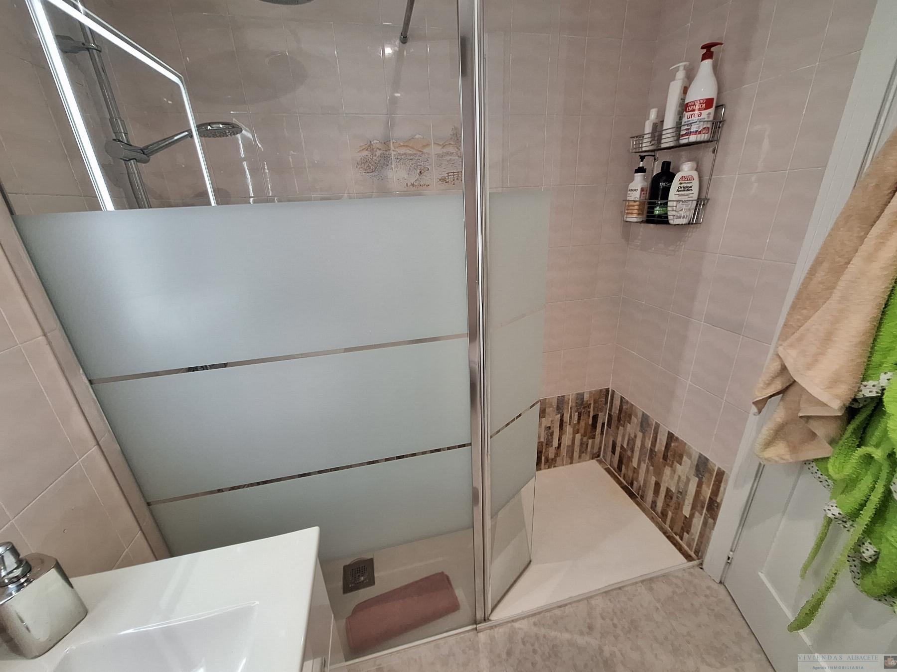 For sale of flat in Albacete
